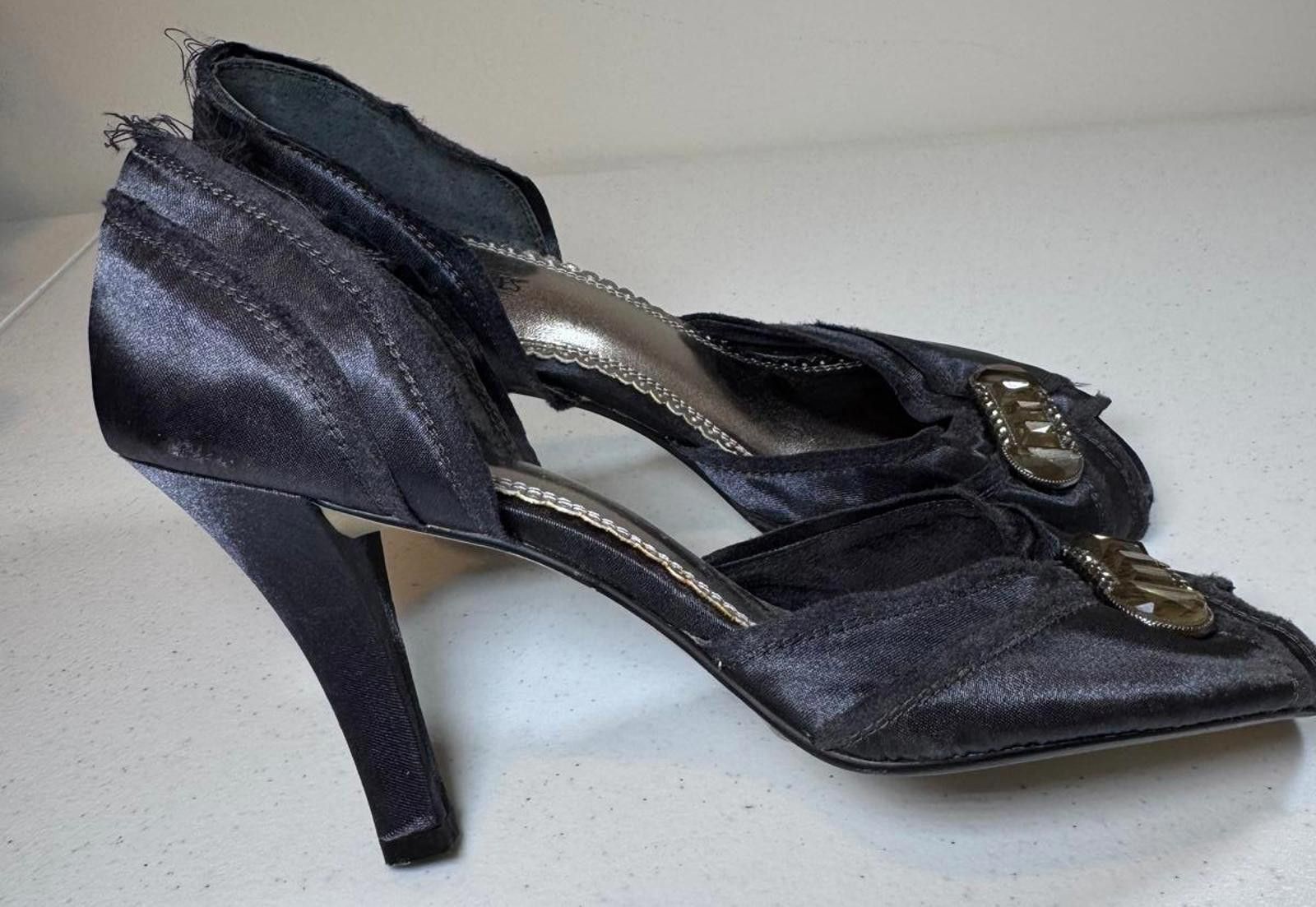 Designer Elegant Seychelles Women's Heels with Rhinestone Detail Size US 10 / IT 40 - 2 Thumbnail