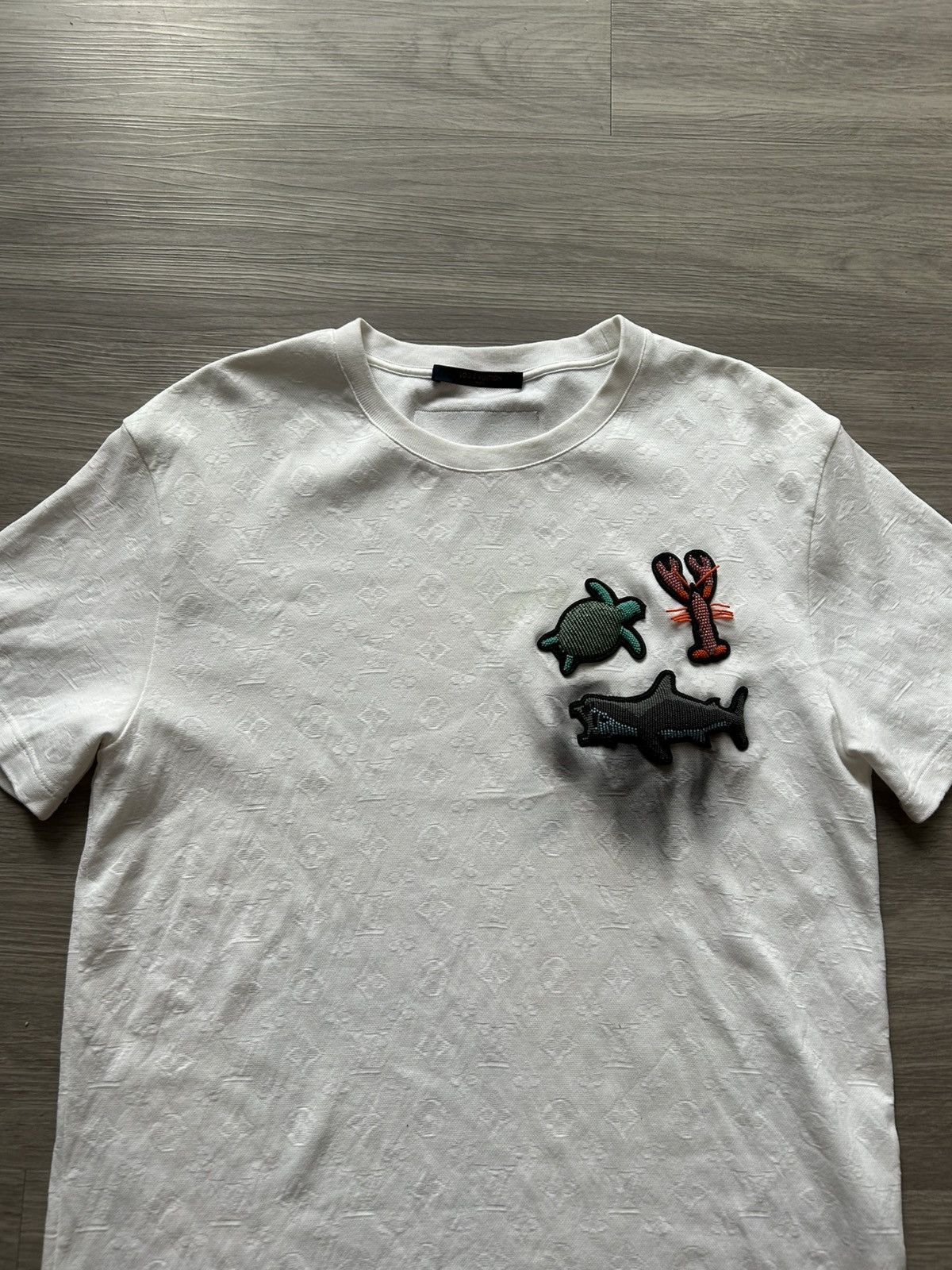 Louis Vuitton Louis Vuitton All Over Monogram Fish T-Shirt Size Medium Size US M / EU 48-50 / 2 - 4 Thumbnail