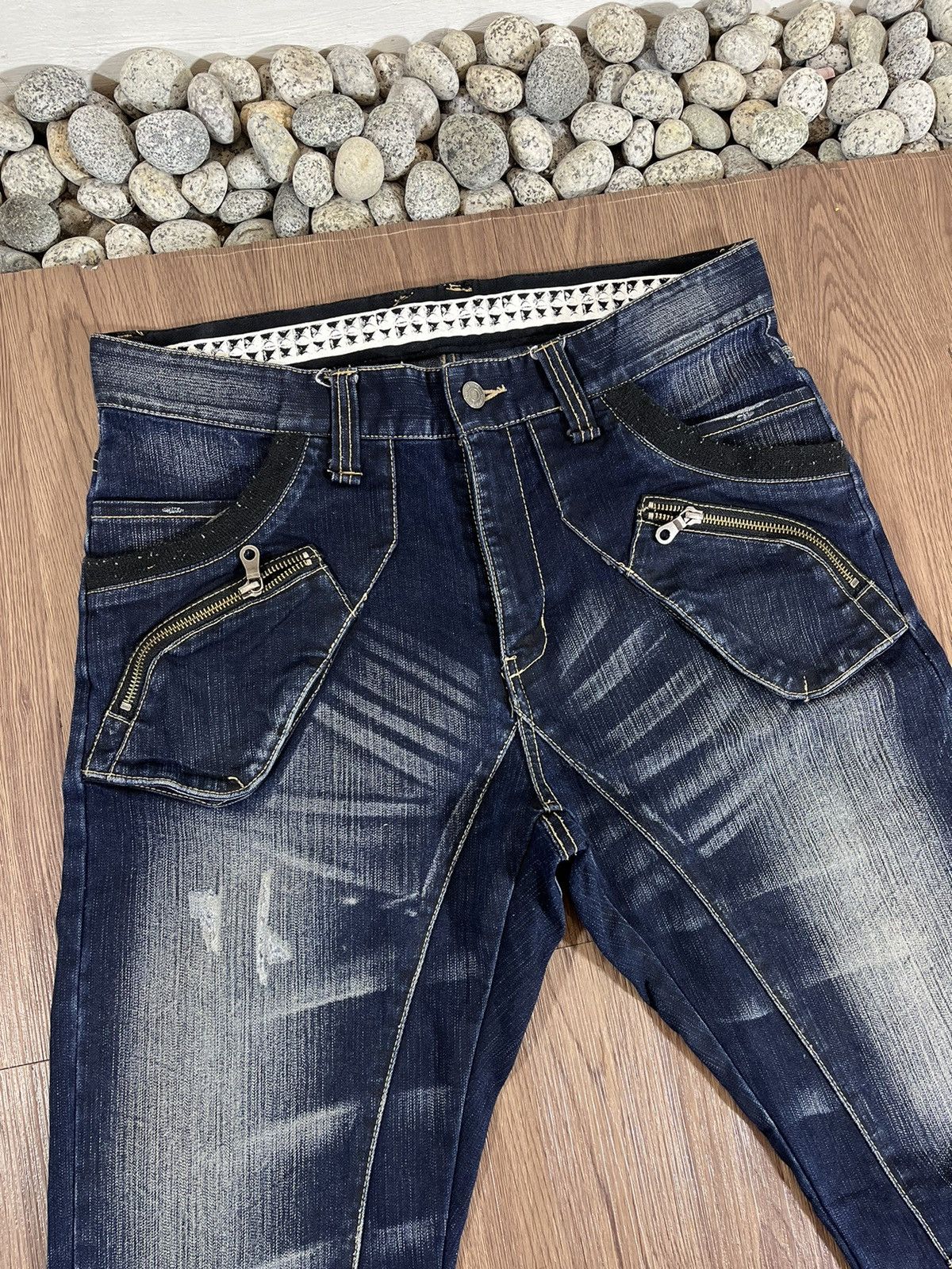 PPFM PPFM Curved Arch Distressed Denim Jeans Size US 33 - 10 Thumbnail