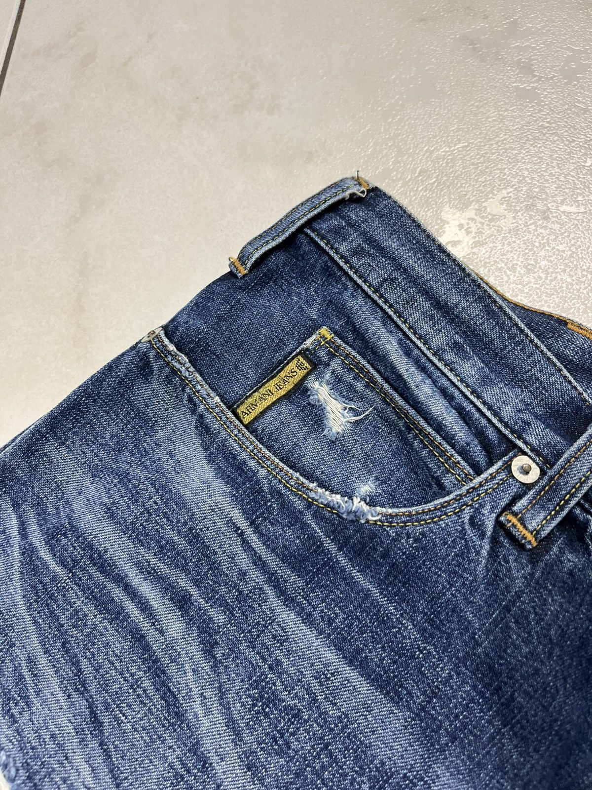 Armani × Giorgio Armani Vintage Armani jeans distressed denim y2k washed J21 regular Size US 33 - 12 Thumbnail