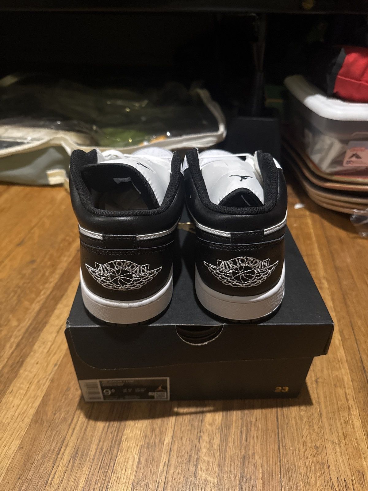 Nike Air Jordan 1 low Size US 9.5 / EU 42-43 - 4 Thumbnail