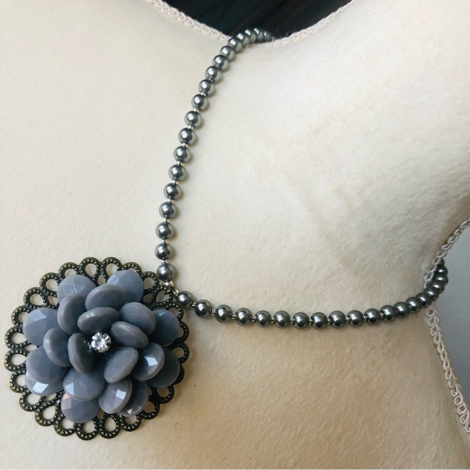 Handmade Handcrafted repurpose faceted floral Pearl necklace Size ONE SIZE - 1 Thumbnail