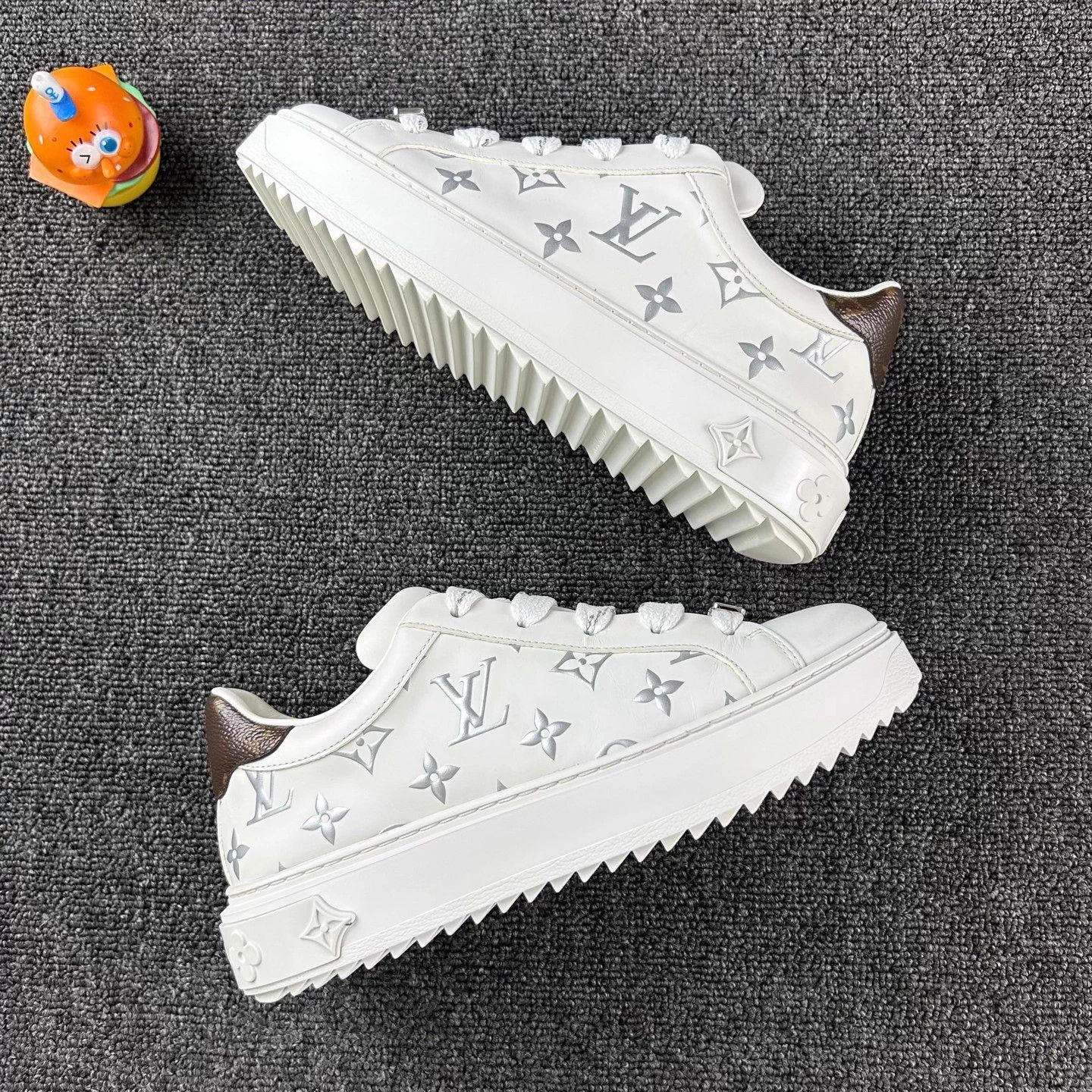 Louis Vuitton LV silver embossed Monogram sneakers 36.5 Size US 5.5 / IT 35.5 - 4 Thumbnail