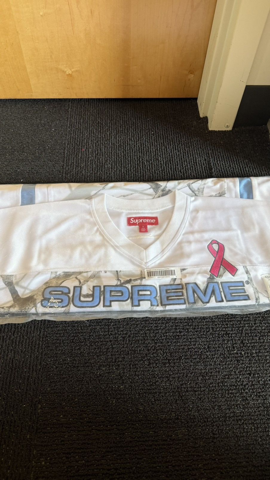 Supreme Breast cancer awareness football jersey (white) (S)