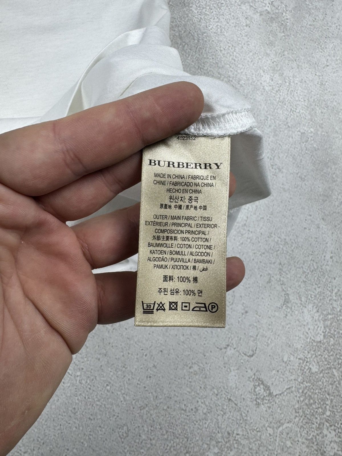 Burberry Burberry London England White Short Sleeve Polo Logo size M Size US M / EU 48-50 / 2 - 11 Thumbnail