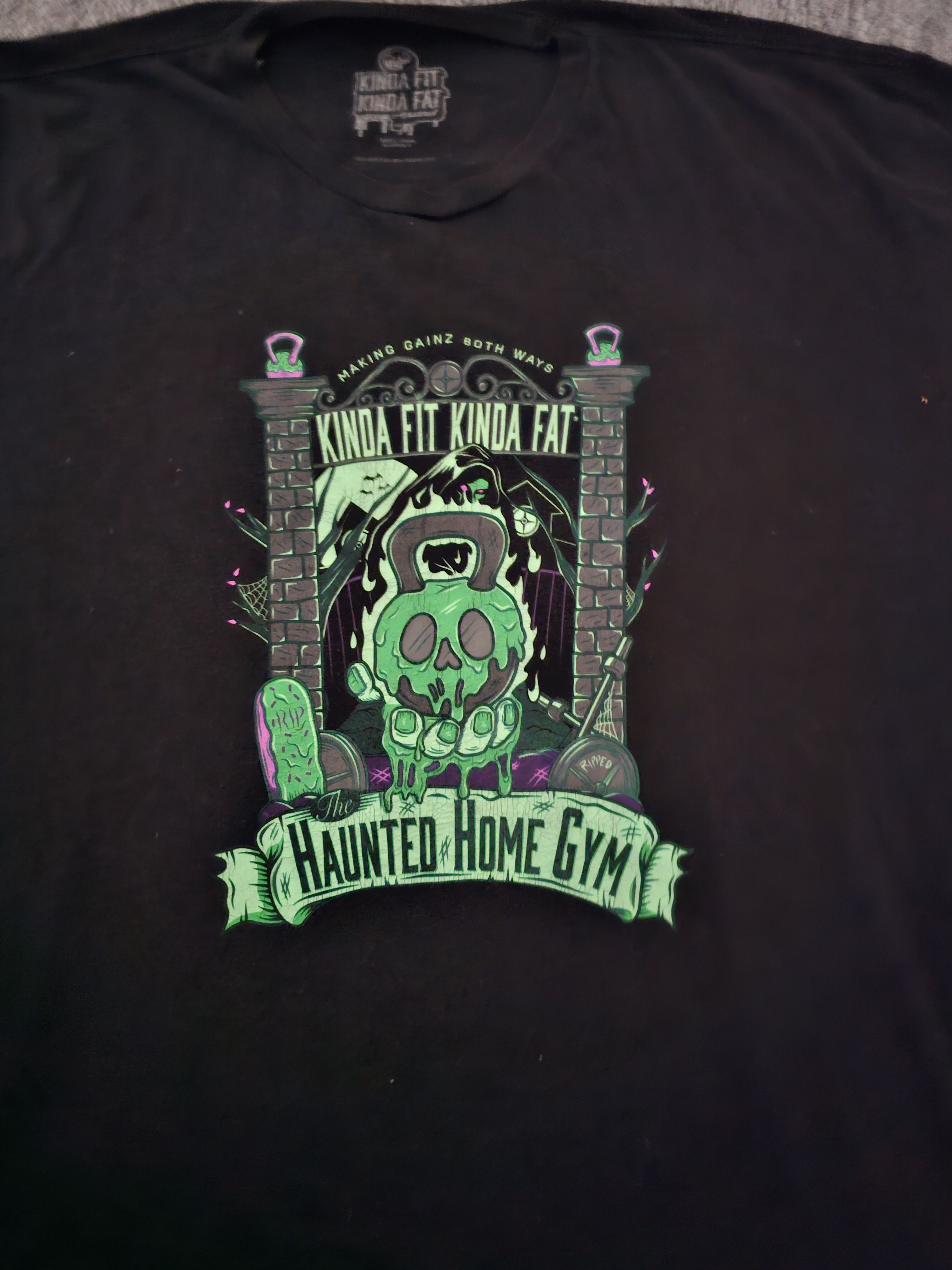 Other Kinda Fit Kinda Fat Haunted Home Gym Glow Dark Tee Black 4XL Size US XXL / EU 58 / 5 - 2 Thumbnail