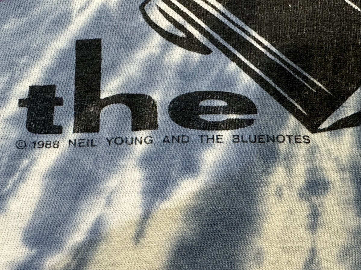 Band Tees Vintage 80’s Neil Young & The Bluenotes Band Tour TShirt Size US L / EU 52-54 / 3 - 9 Thumbnail