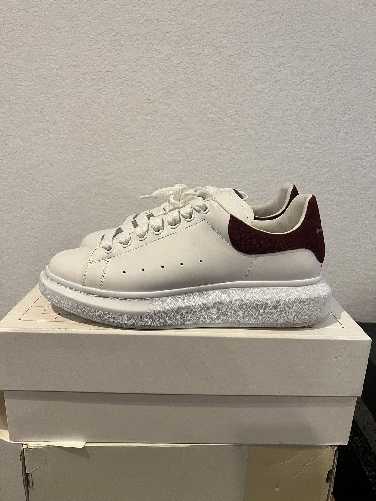 Alexander McQueen Alexander McQueen Oversized Maroon White Size US 10 / EU 43 - 2 Thumbnail