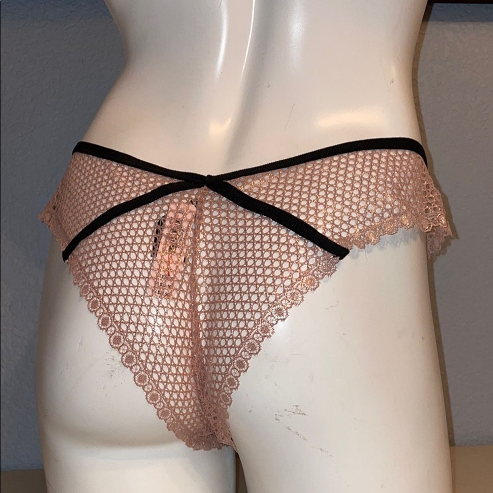 Victoria's Secret Victoria's Secret Thong VS Dusty Rose Shimmer VS VERY SEXY Size ONE SIZE - 13 Thumbnail