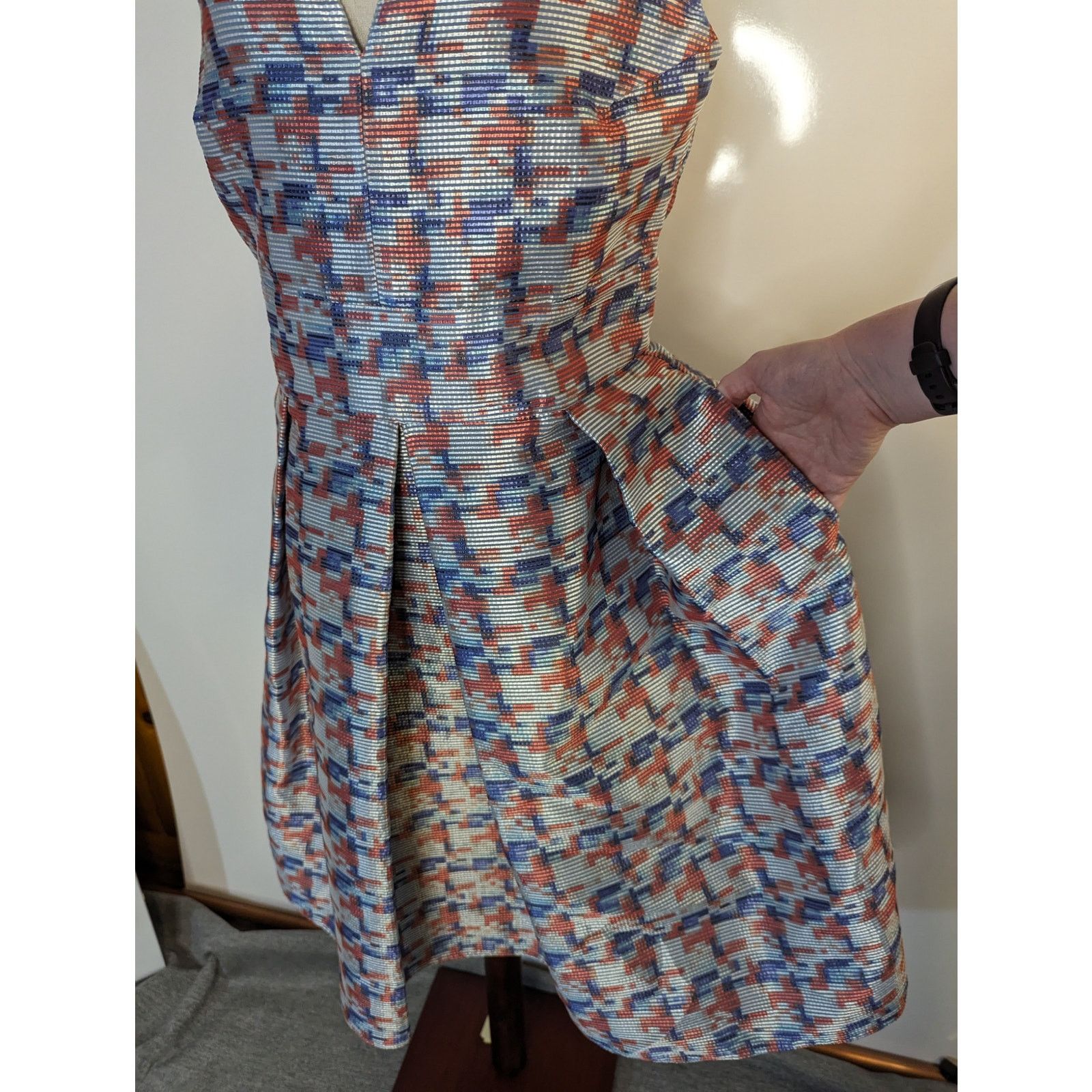 Armani Collezioni houndstooth tweed sleeveless sz 6 red white blue dress Size M / US 6-8 / IT 42-44 - 8 Thumbnail