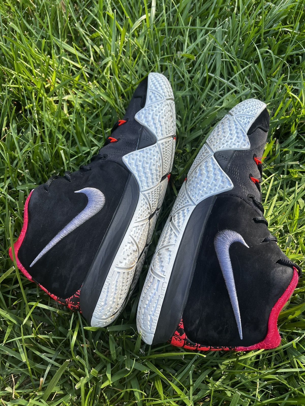 Nike CLEAN Nike Kyrie IV 4 size 13 Mens shoes ‘Think 16’ Red Size US 13 / EU 46 - 5 Thumbnail