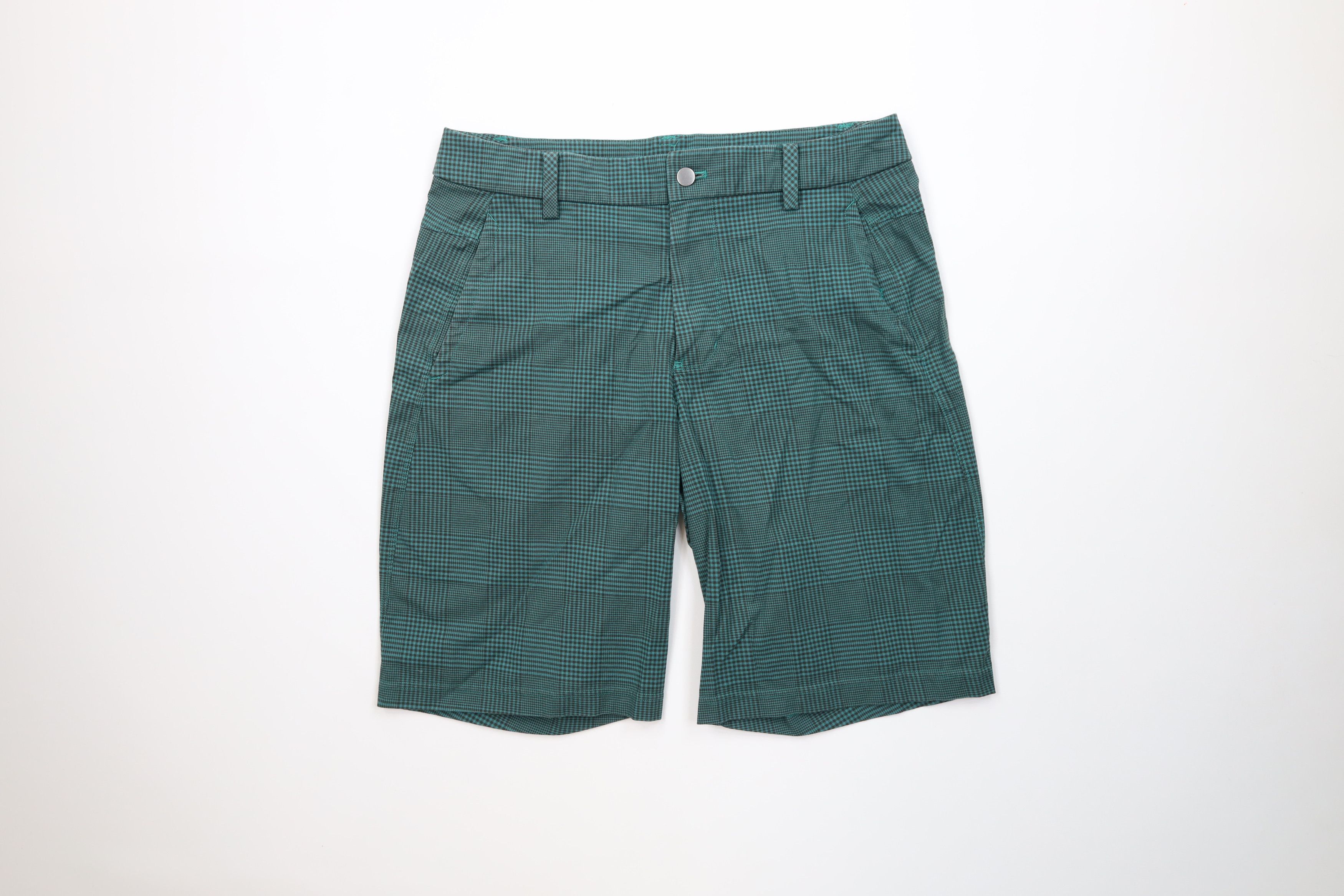 Lululemon Lululemon Flat Front Golfing Golf Chino Shorts Green Plaid Size US 34 / EU 50 - 1 Thumbnail