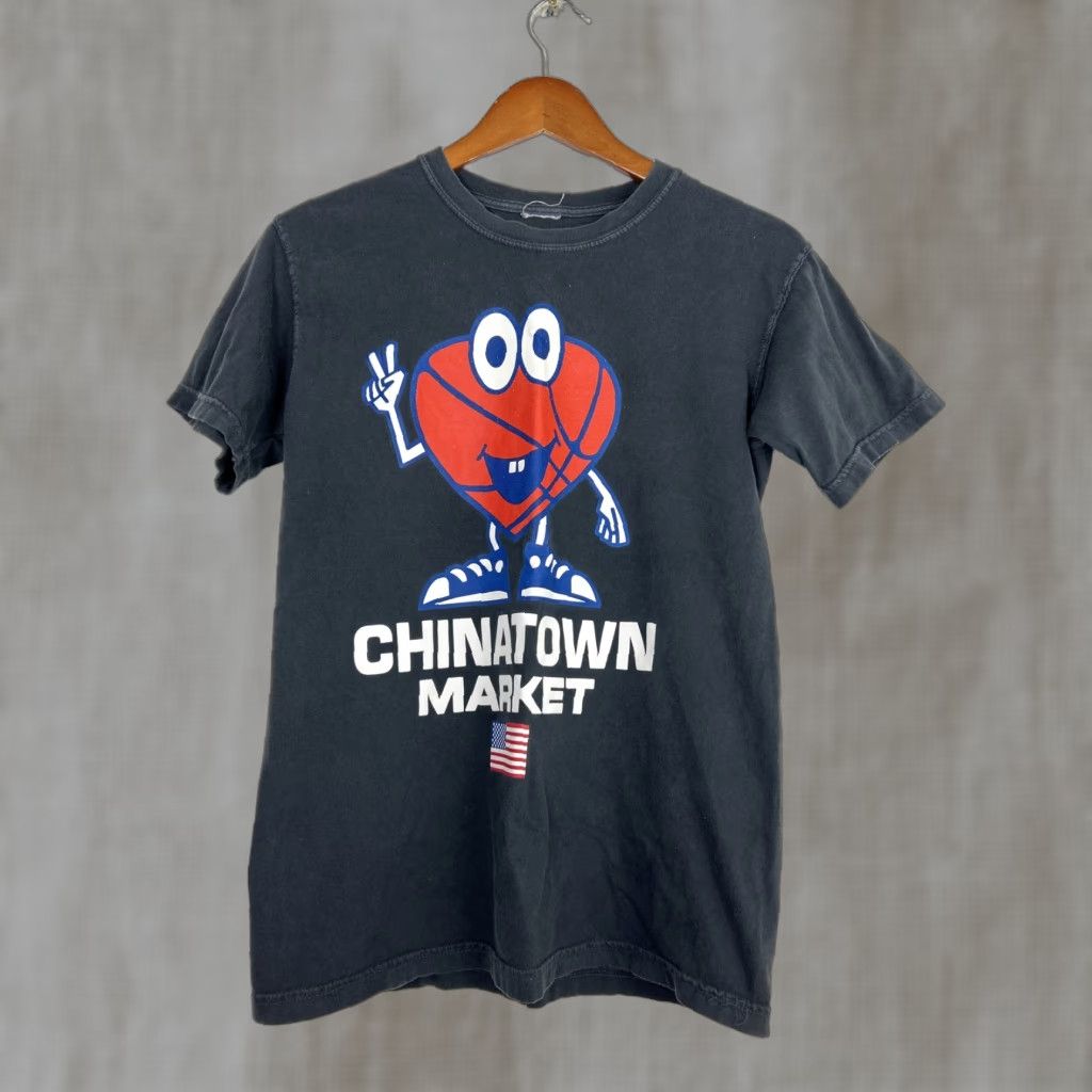 Vintage Chinatown Market Mens Small heart basketball Peace streetwear Black T-shirt Size US S / EU 44-46 / 1 - 1 Thumbnail