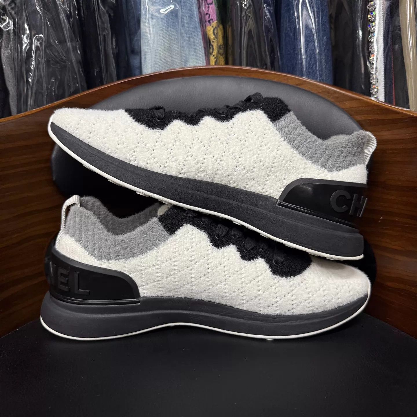 Chanel Chanel Black White Sneakers 41 Mint Size US 8 / EU 41 - 7 Thumbnail