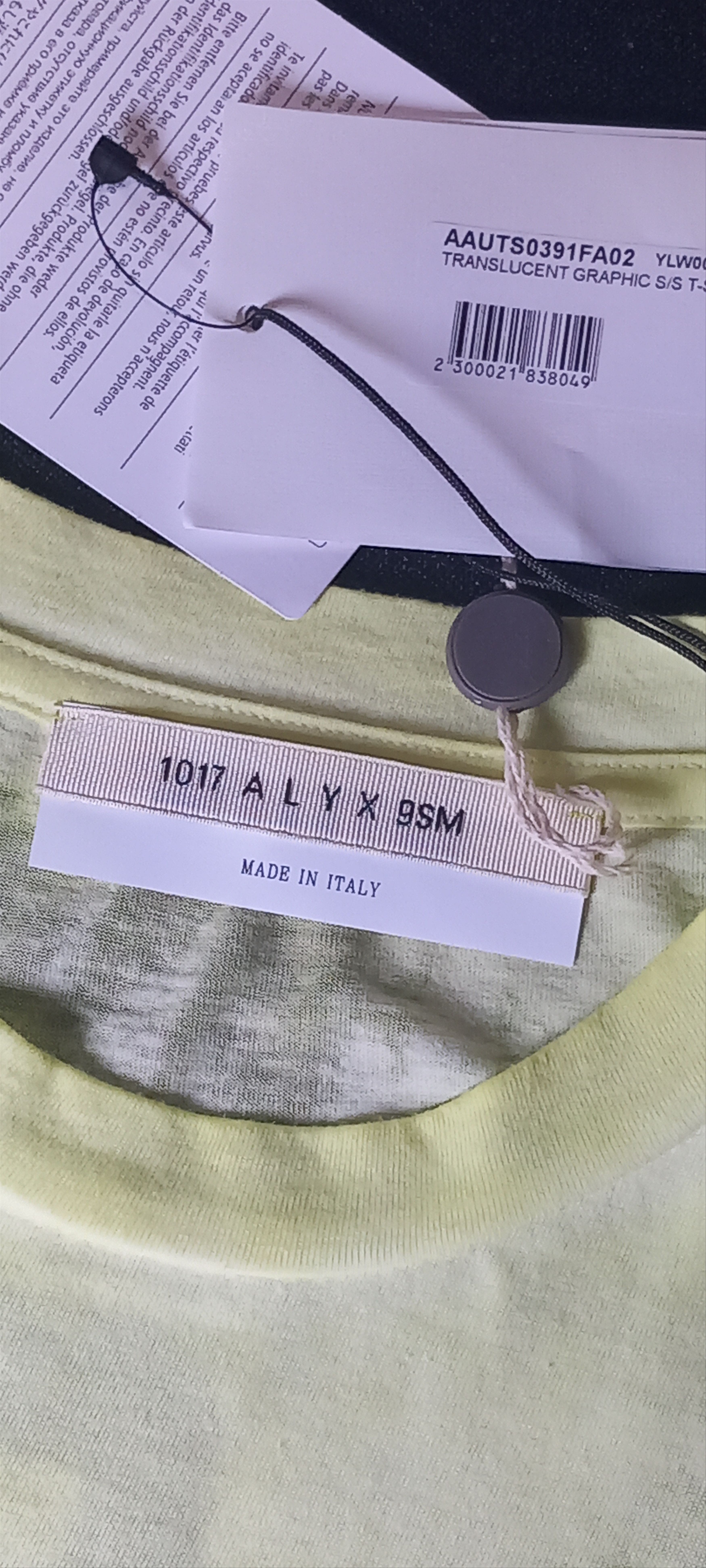 1017 ALYX 9SM 1017 ALYX 9SM logo-print detail T-shirt Size US S / EU 44-46 / 1 - 6 Thumbnail