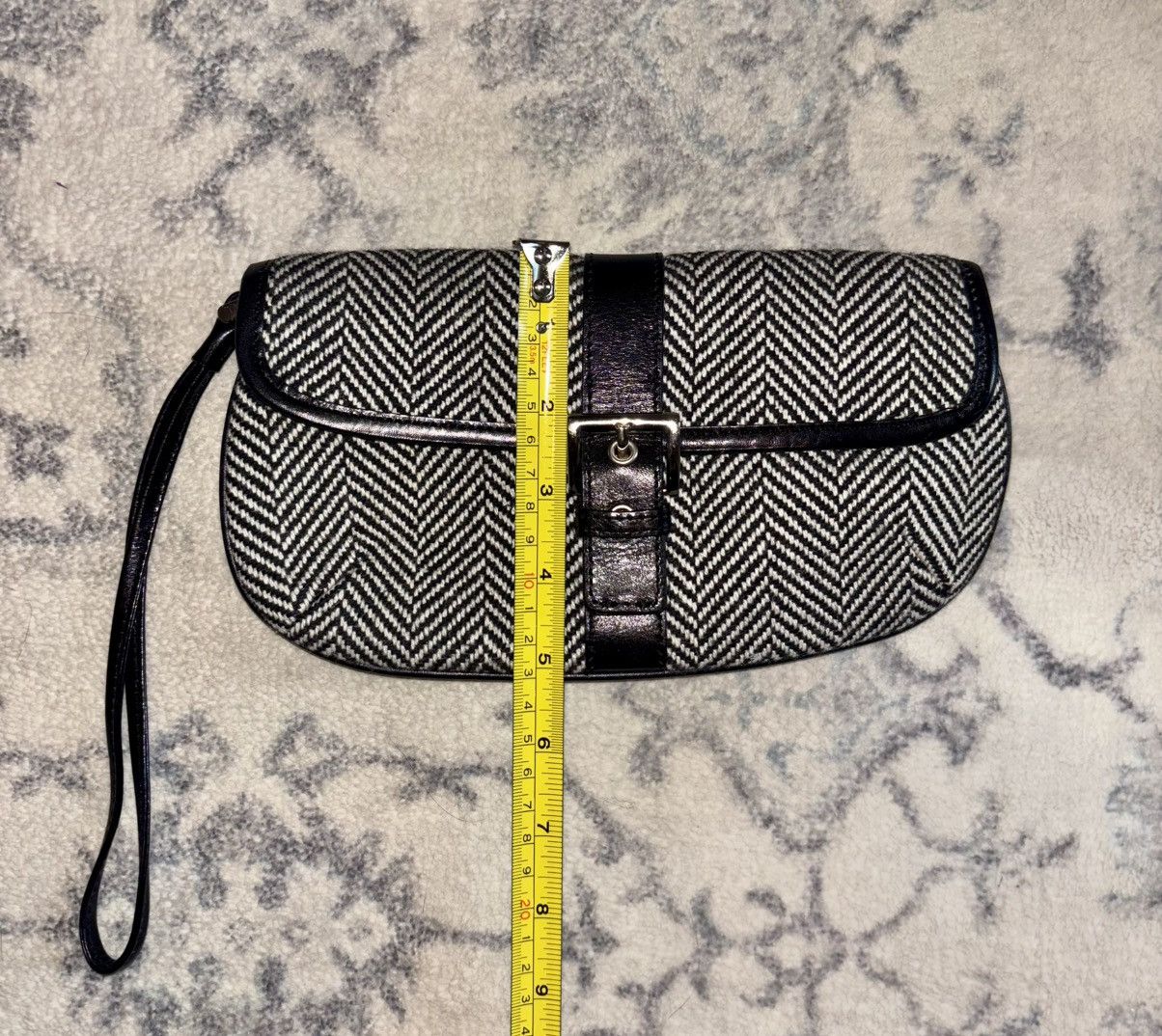 Banana Republic Banana Republic vintage black and white wool wristlet clutch Size ONE SIZE - 2 Thumbnail