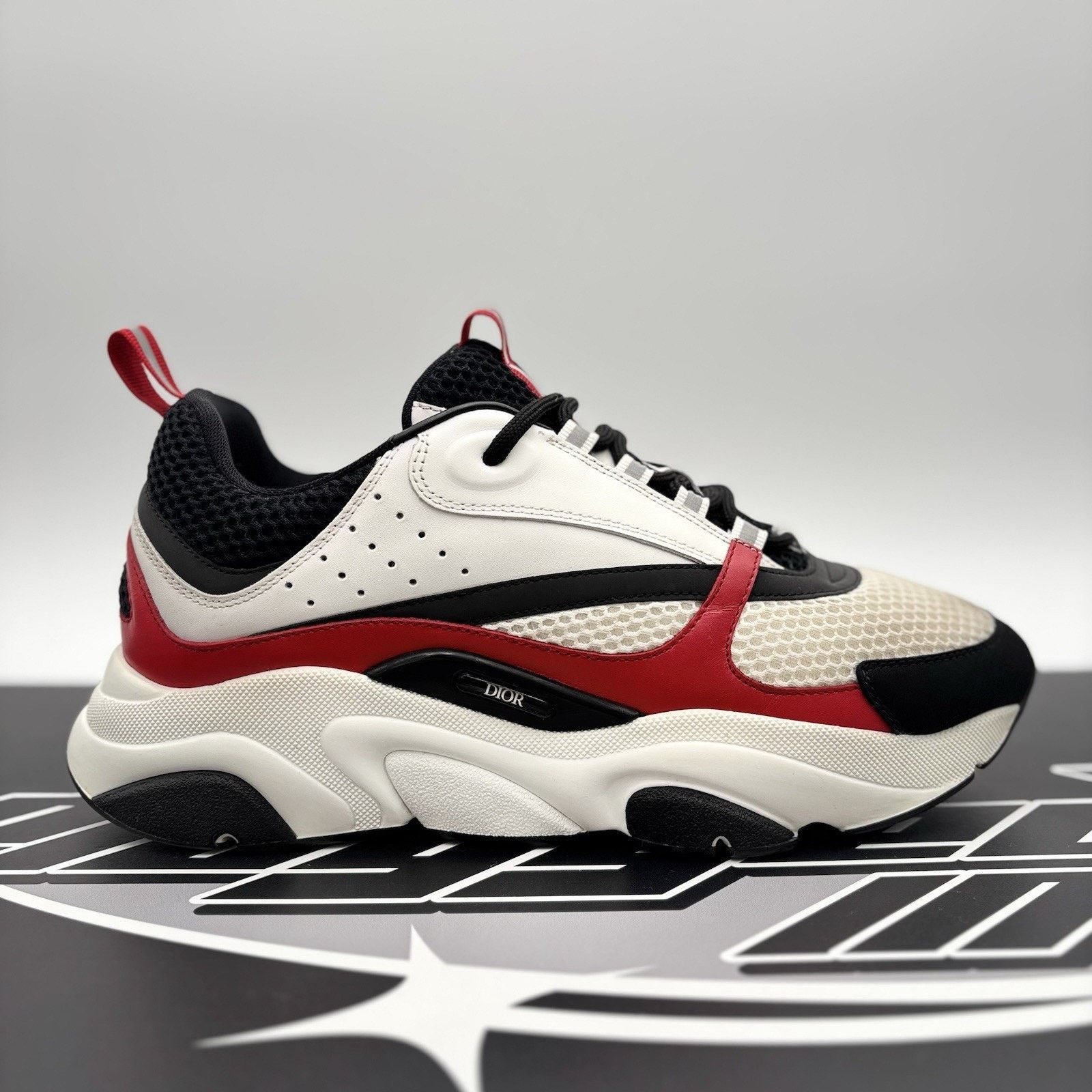 Dior Dior B22 Sneaker ‘ White Red ‘ | GREAT CONDITION! Size US 10 / EU 43 - 2 Thumbnail
