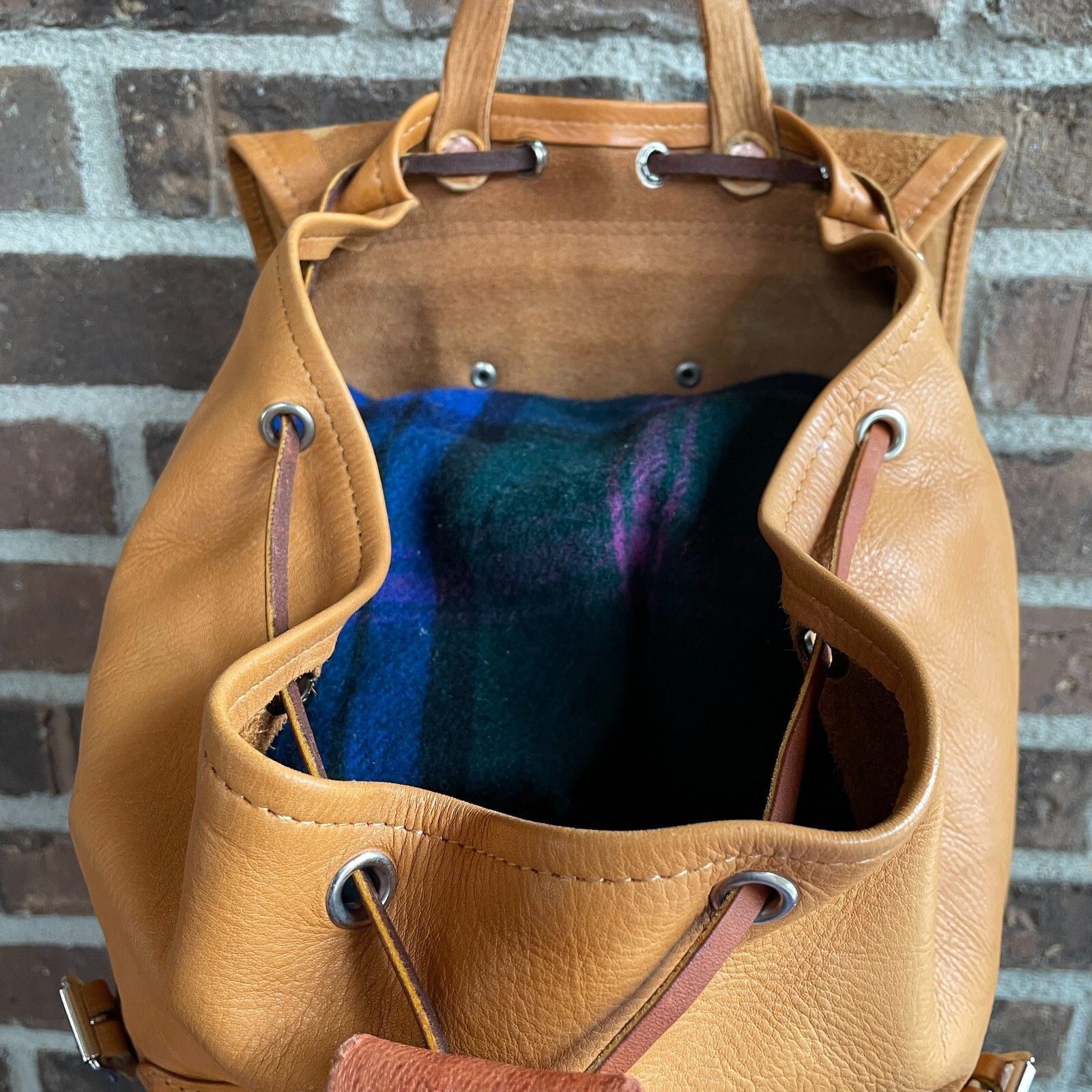 Other RARE 1970s REINDEER HIDE LEATHER BACKPACK RUCKSACK R$1398 Size ONE SIZE - 9 Thumbnail