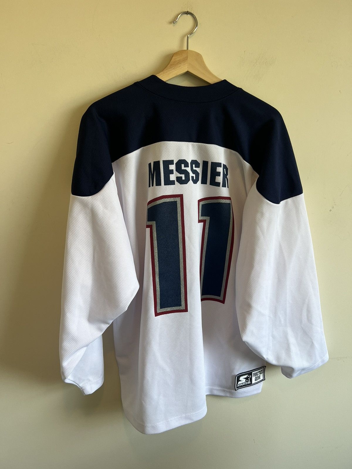 Starter × Vintage 1990s Starter Vintage Vancouver Canucks Hockey Jersey NHL Size US XL / EU 56 / 4 - 1 Thumbnail