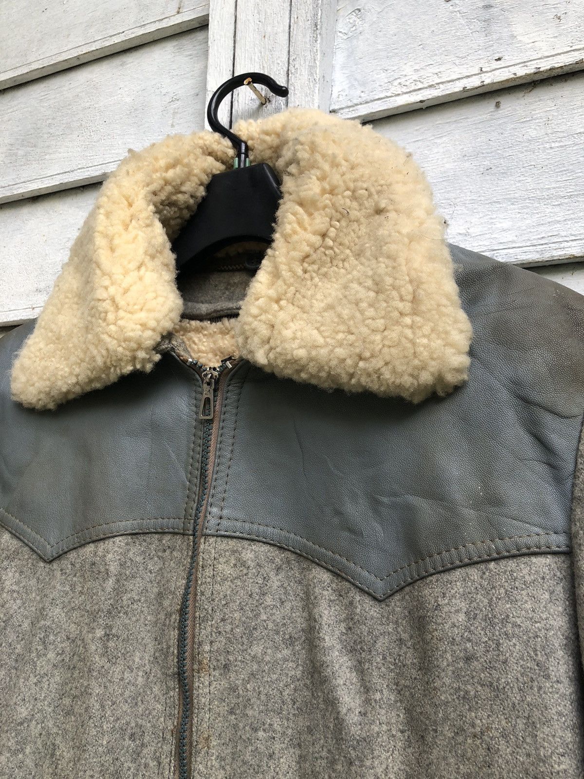 Vintage Vintage 90s Belair Leather Lining Wool Sherpa Lining Jacket Size US M / EU 48-50 / 2 - 4 Thumbnail