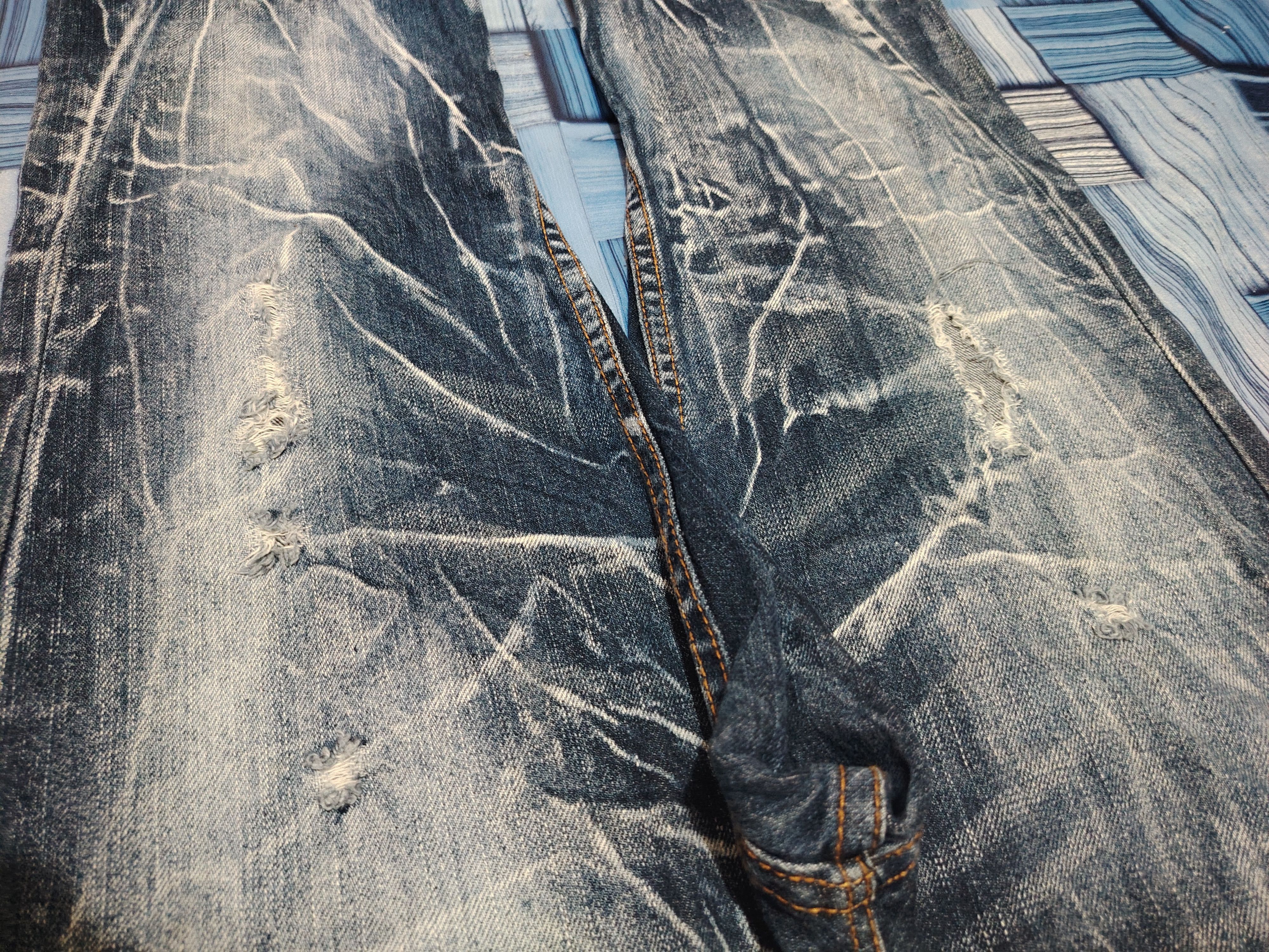 Who Decides War Japanese Antful Jeans Distressed Clawmark Flared Jeans Size US 29 - 12 Thumbnail