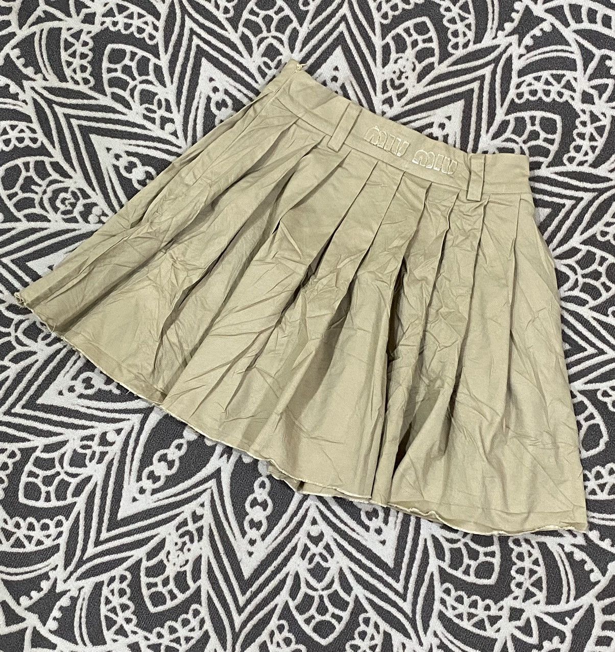 Miu Miu MIU MIU EMBROIDERED PLEATED SKIRT Size 38" / US 16 / IT 52 - 2 Thumbnail