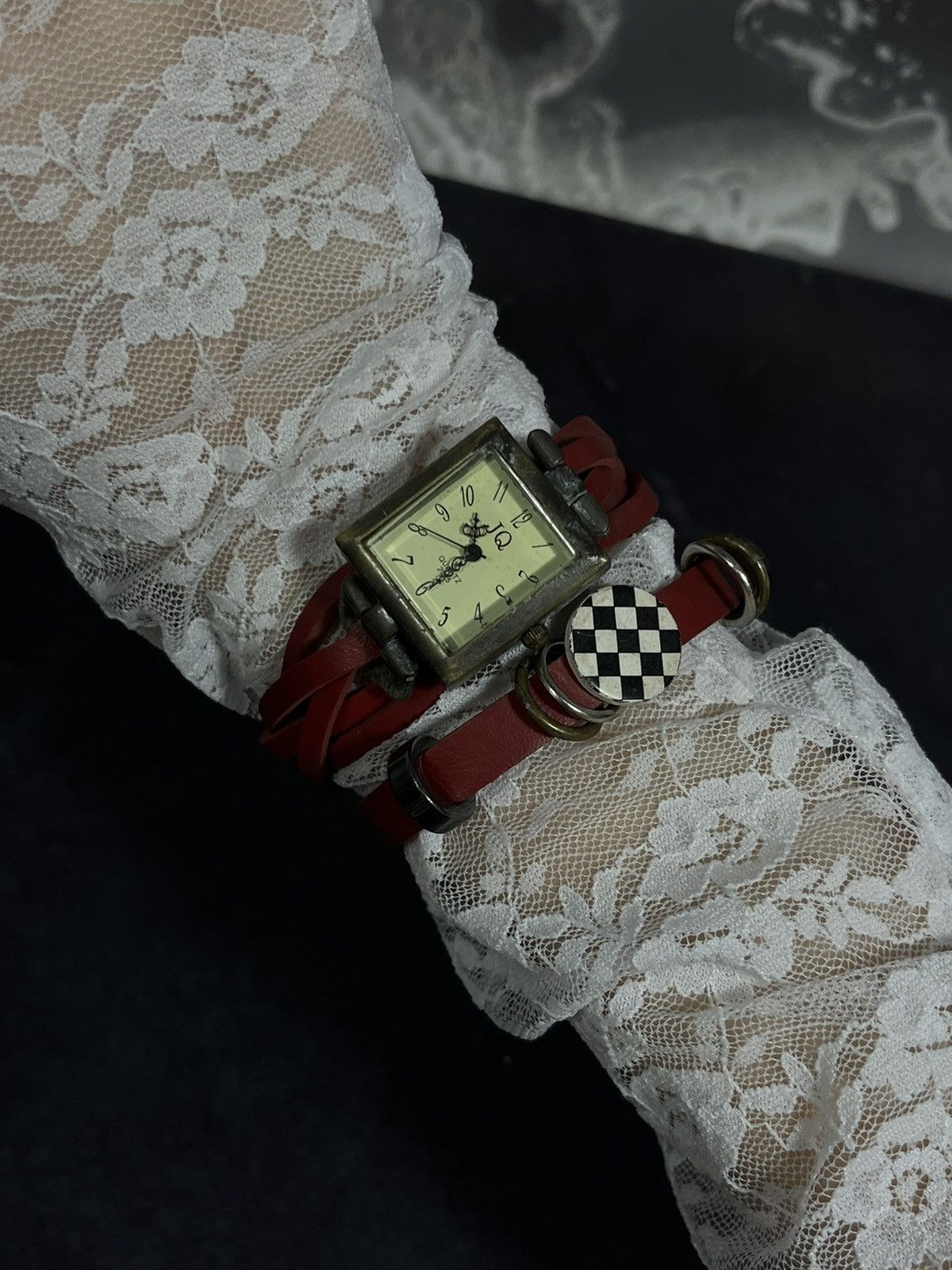 Jewelry × Vintage Vintage Red Leather Wrap Watch, Unique Boho Style Size ONE SIZE - 6 Thumbnail