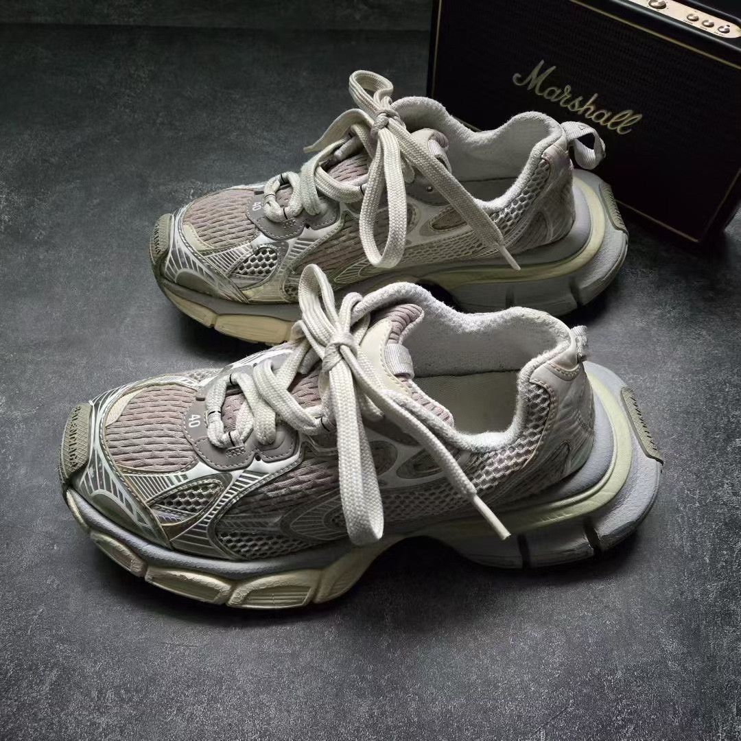 Balenciaga Balenciaga Beige Lowtop Sneakers XXXL Men Size US 10 / EU 43 - 1 Thumbnail