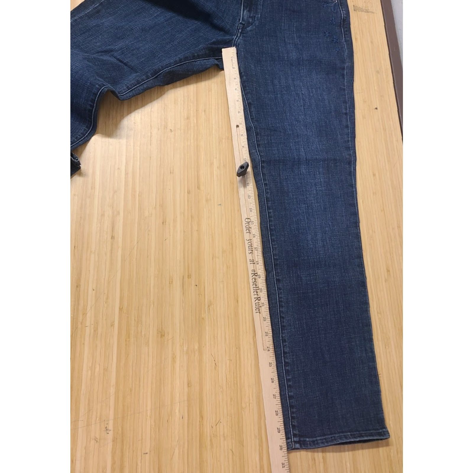 Levi's Levi's Jeans Womens 33 x 32 Blue Mid Rise Skinny Stretch Denim Regular Inseam 30 Jeans Modern Classic College Preppy Mens? Girls? Wait Size 24" / US 00 / IT 34 - 7 Thumbnail