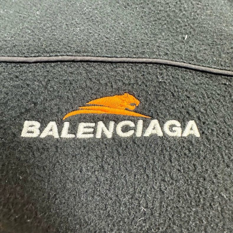 Balenciaga Balenciaga size 34 Tiger Logo embroidered polar fleece bla Size S / US 4 / IT 40 - 4 Thumbnail