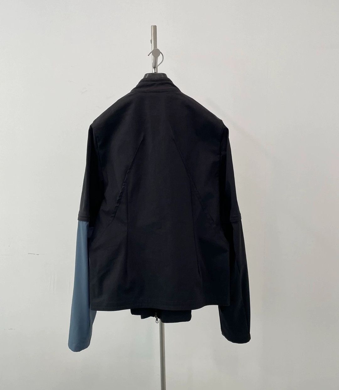 Kiko Kostadinov KIKO KOSTADINOV Thin Embroidered Jacket with Blue Sleeves Size US L / EU 52-54 / 3 - 2 Thumbnail