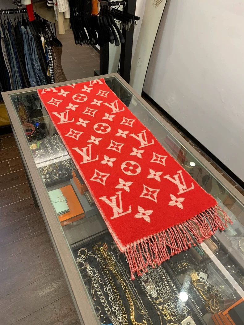 Louis Vuitton Louis Vuitton Essential Logo Wool Scarf- Size ONE SIZE - 2 Thumbnail