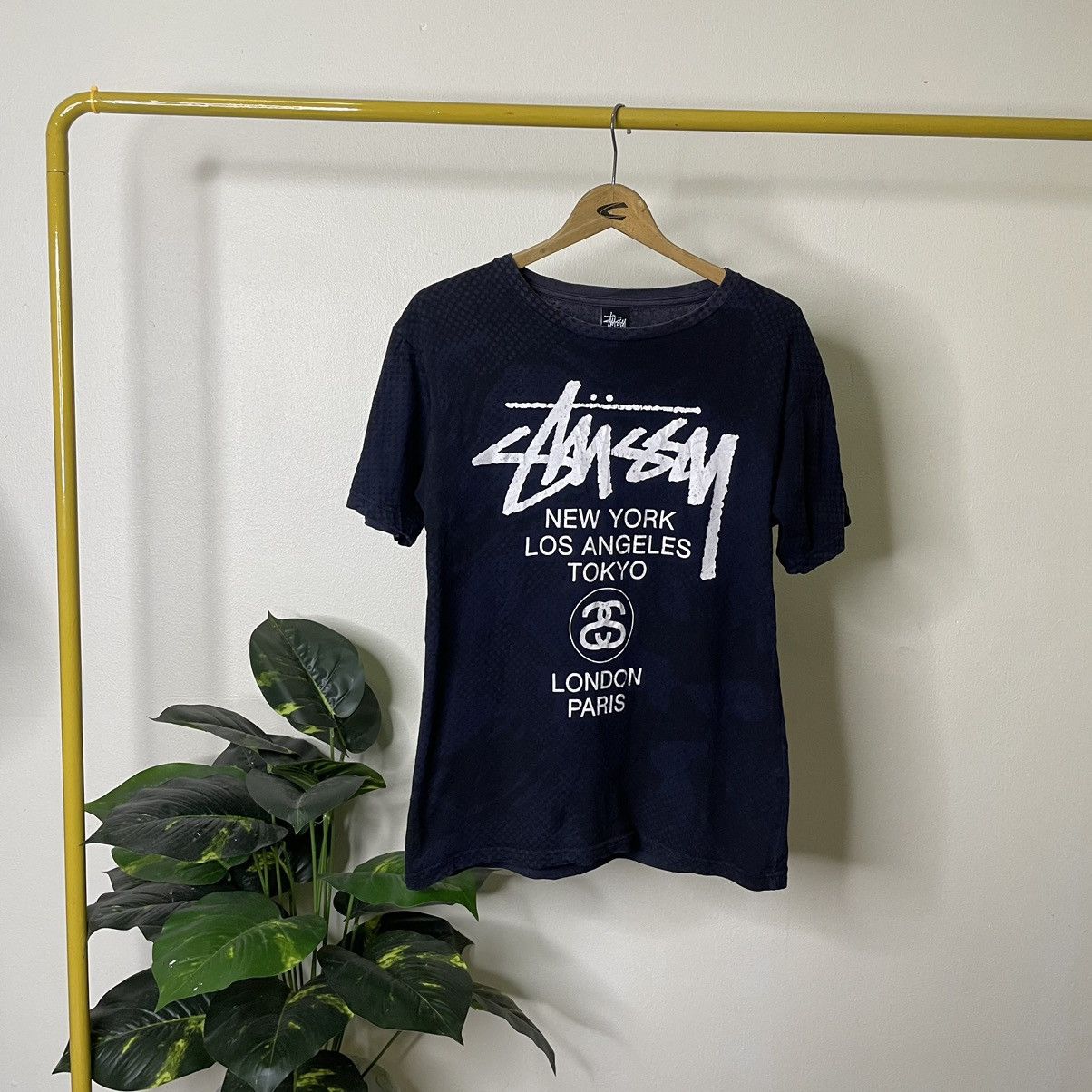 Stussy Vintage Y2K Stussy Tour Abstract Art Futura Style T Shirt Size US S / EU 44-46 / 1 - 1 Thumbnail