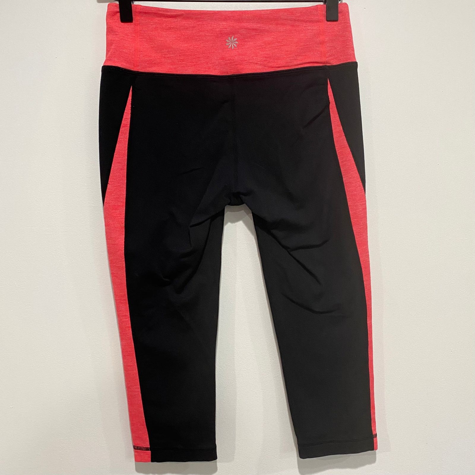 Athleta Athleta Pink Striped Cropped Leggings SP Size 27" / US 4 / IT 40 - 3 Thumbnail