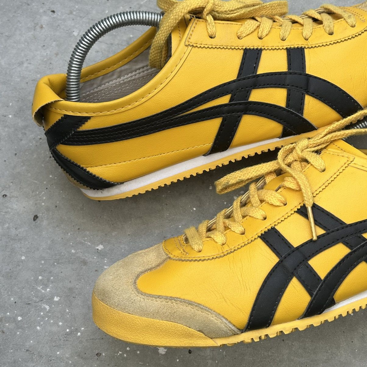 Asics ASICS Onitsuka Tiger Kill Bill icon yellow vintage sneakers Size US 11 / EU 44 - 2 Thumbnail