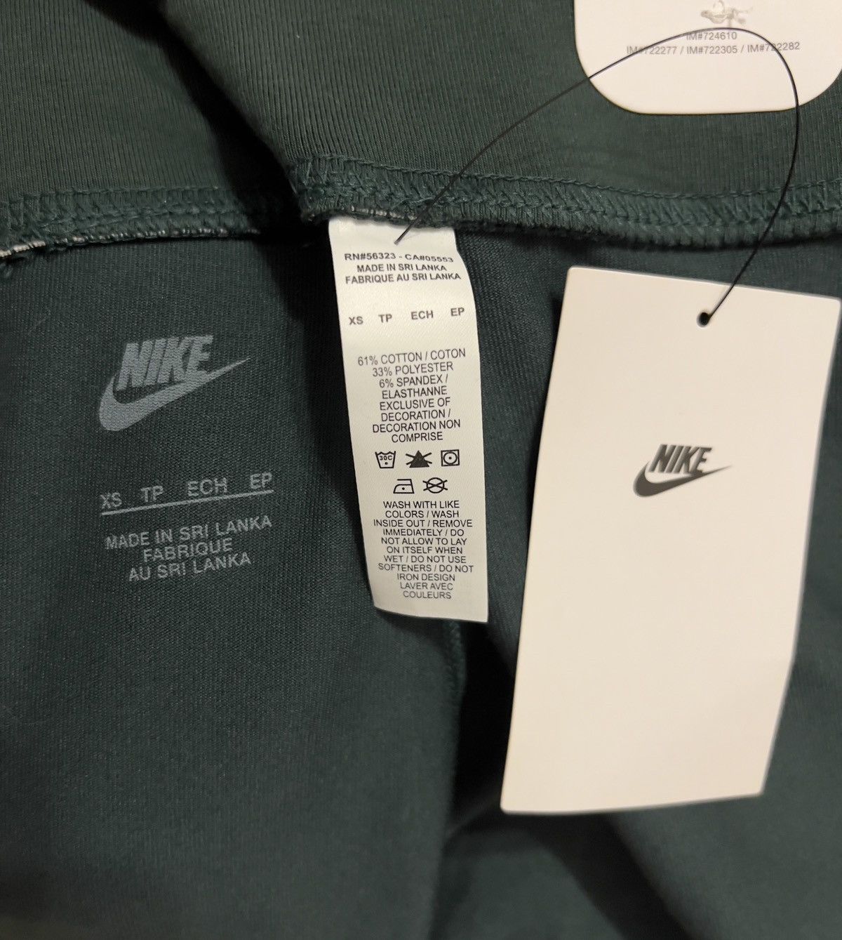 Nike NWT Nike Sportswear Essential High-Waisted Green Leggings. Size 24" / US 00 / IT 34 - 5 Thumbnail
