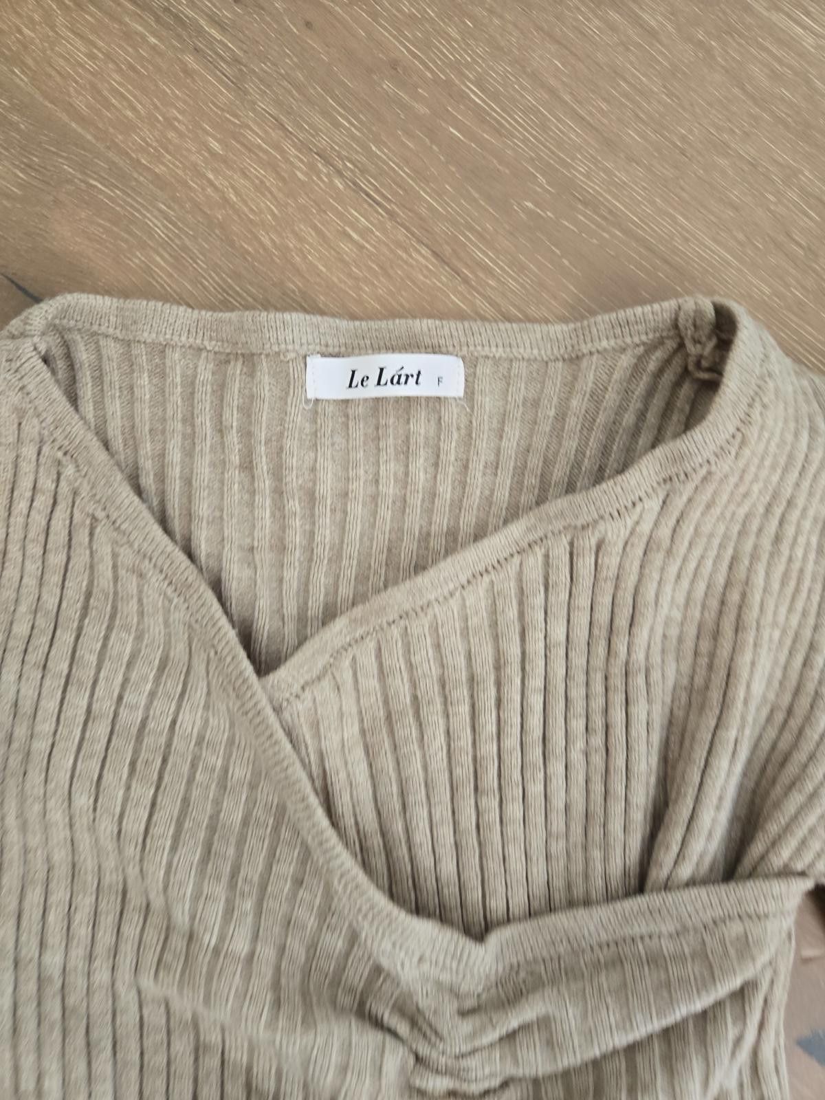 Urban Outfitters Soft Ribbed Scrunch Sweater Top Size S / US 4 / IT 40 - 2 Thumbnail