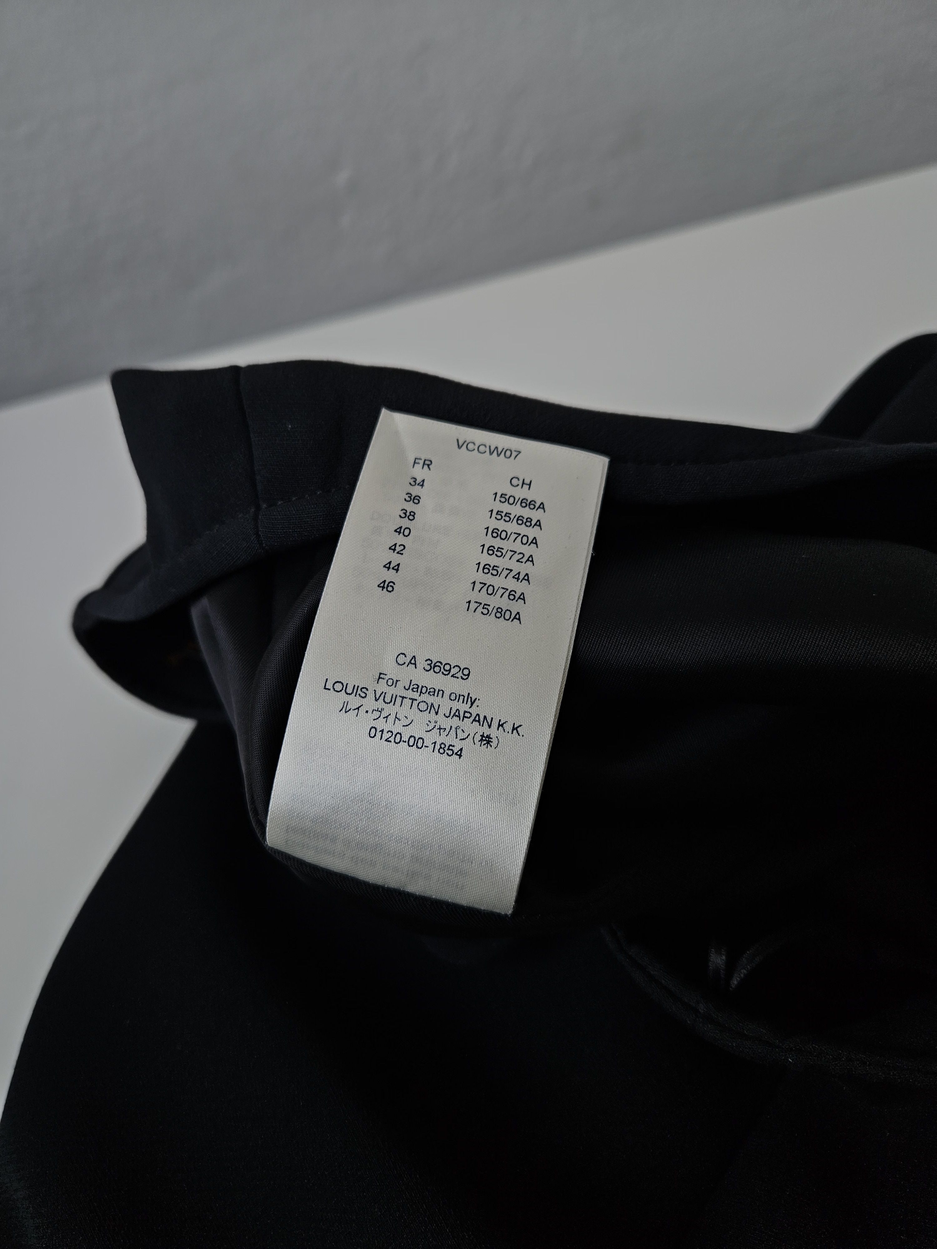 Louis Vuitton Louis Vuitton buttoned wool and silk mini skirt Size 26" / US 2 / IT 38 - 20 Thumbnail