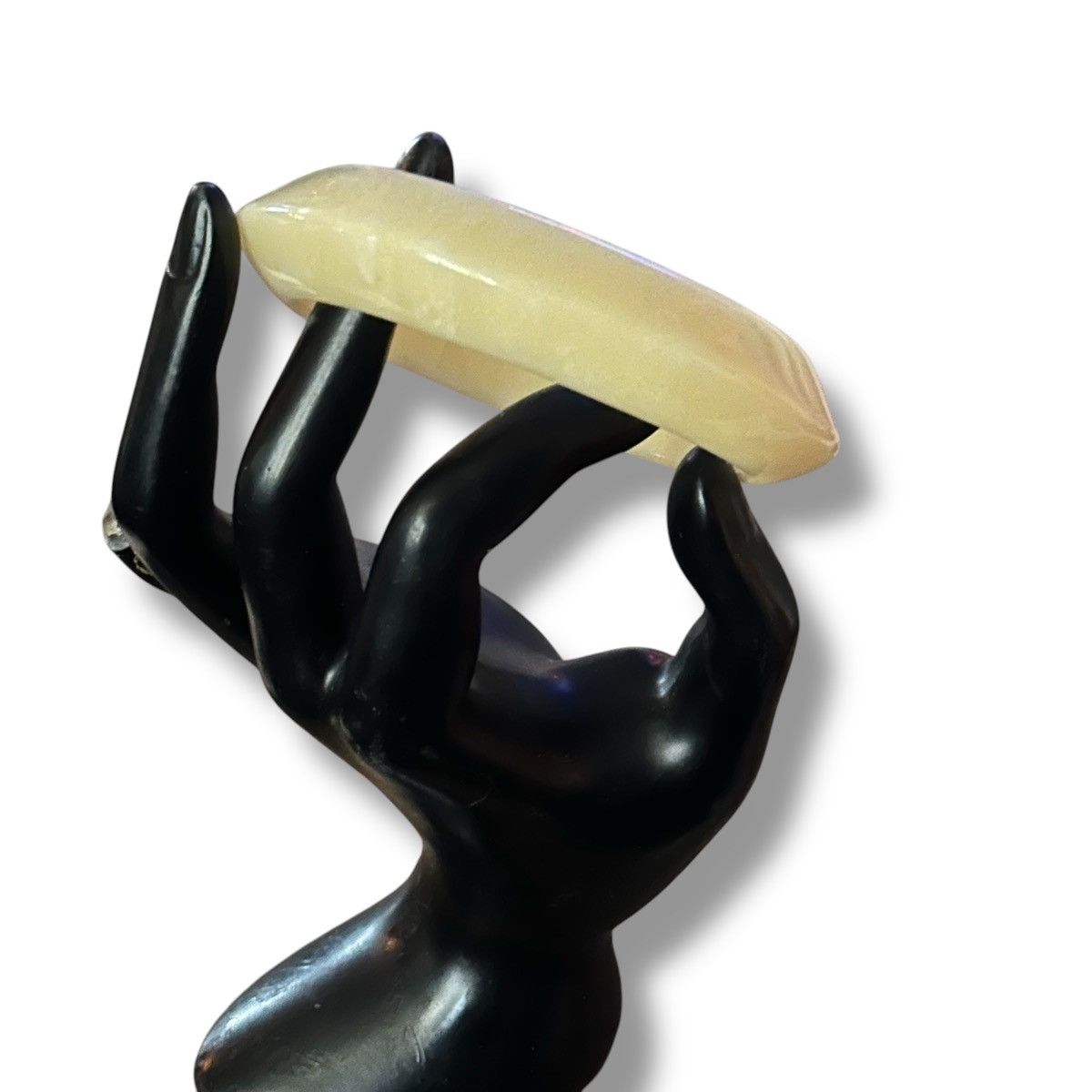 Vintage Vintage creamy yellow lucite spaceship bangle bracelet Size ONE SIZE - 3 Thumbnail