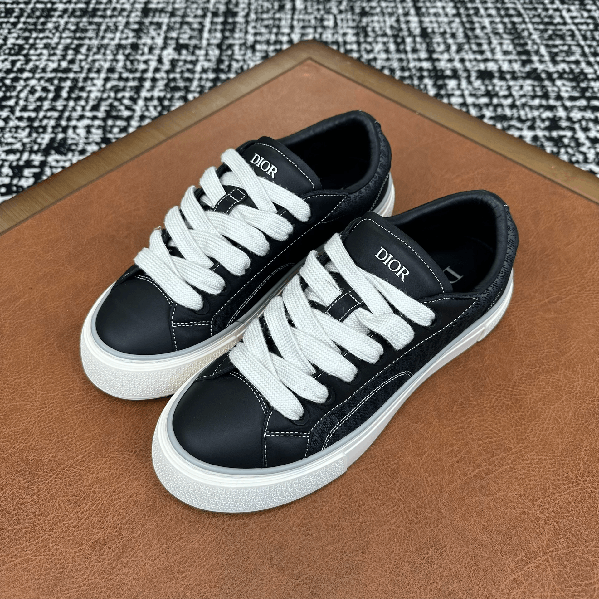Dior Dior Black Lowtop Sneakers 9 Men Size US 9 / EU 42 - 1 Thumbnail