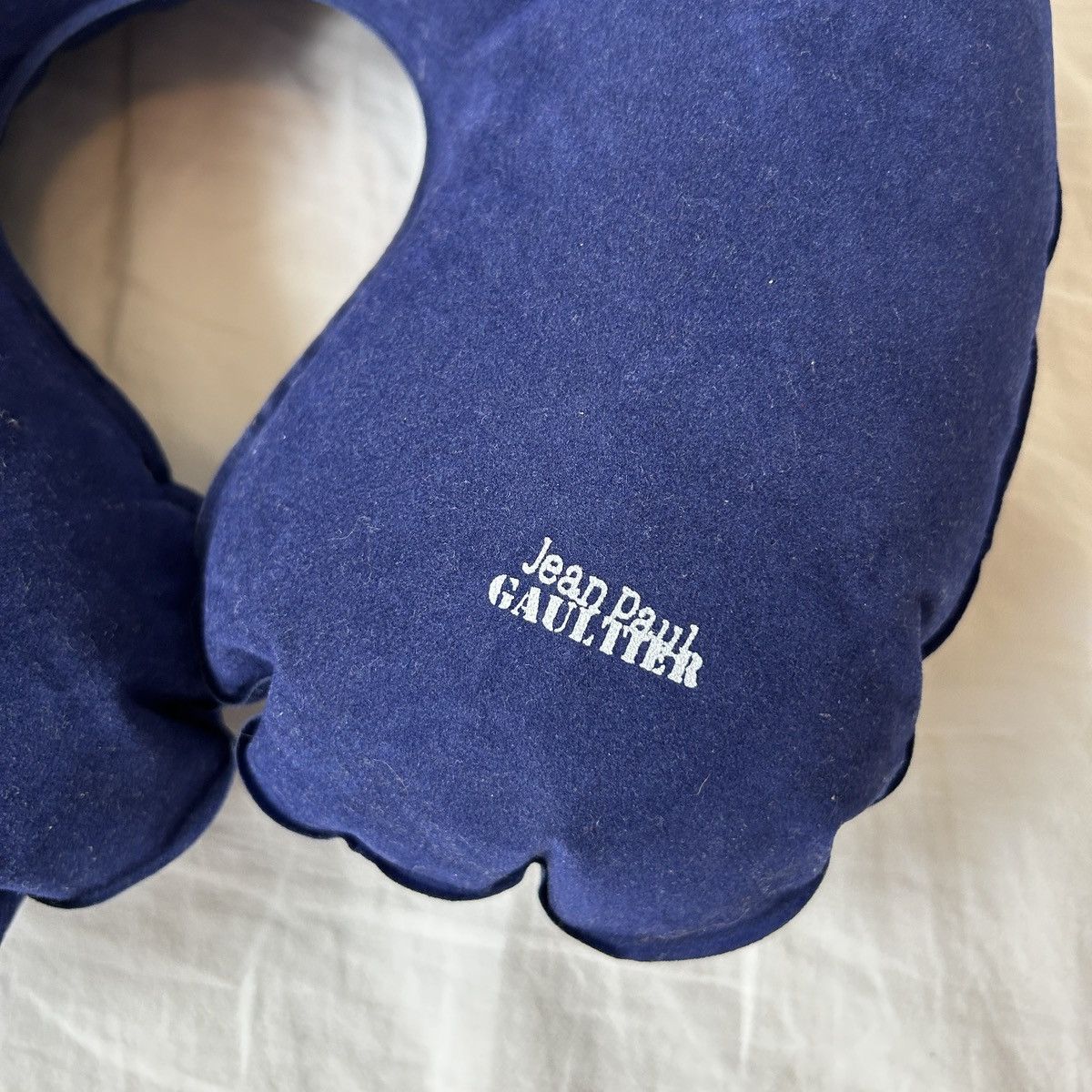 Jean Paul Gaultier Vintage Jean Paul Gaultier travel pillow Size ONE SIZE - 4 Thumbnail