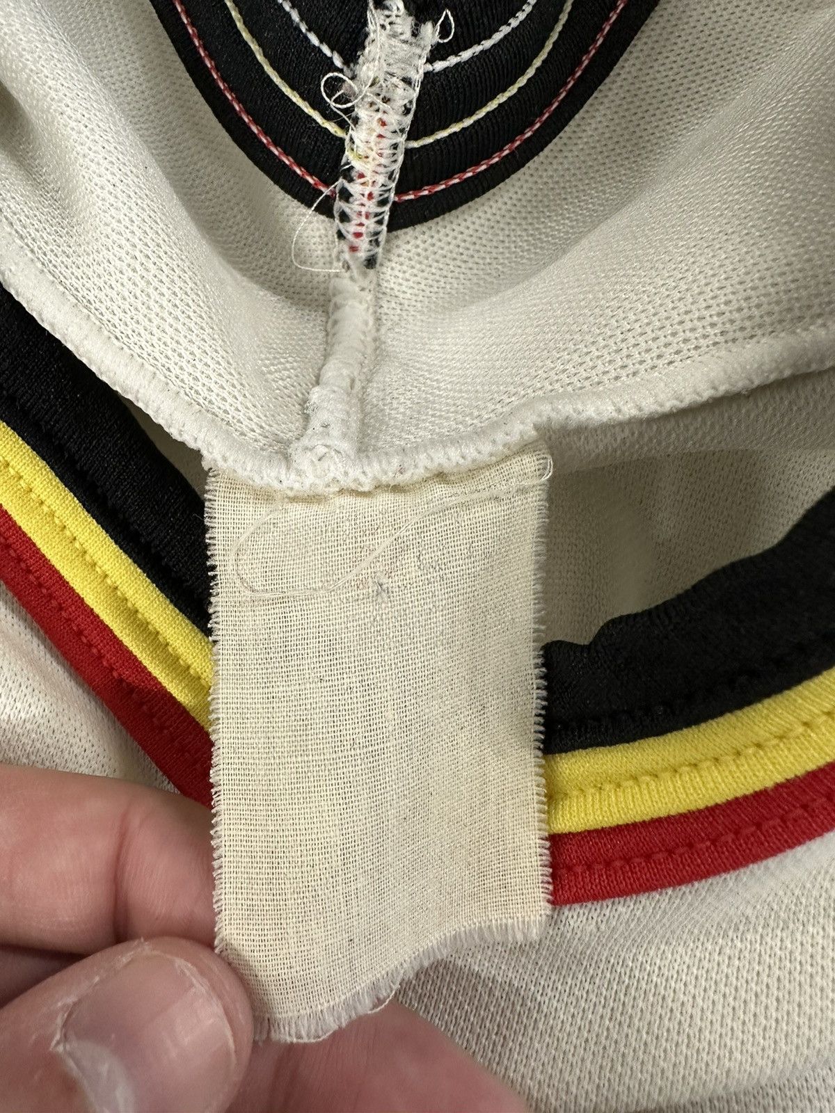 Ccm Vintage 90s CCM Vancouver Canucks Hockey Jersey #19 READ Size US L / EU 52-54 / 3 - 20 Thumbnail