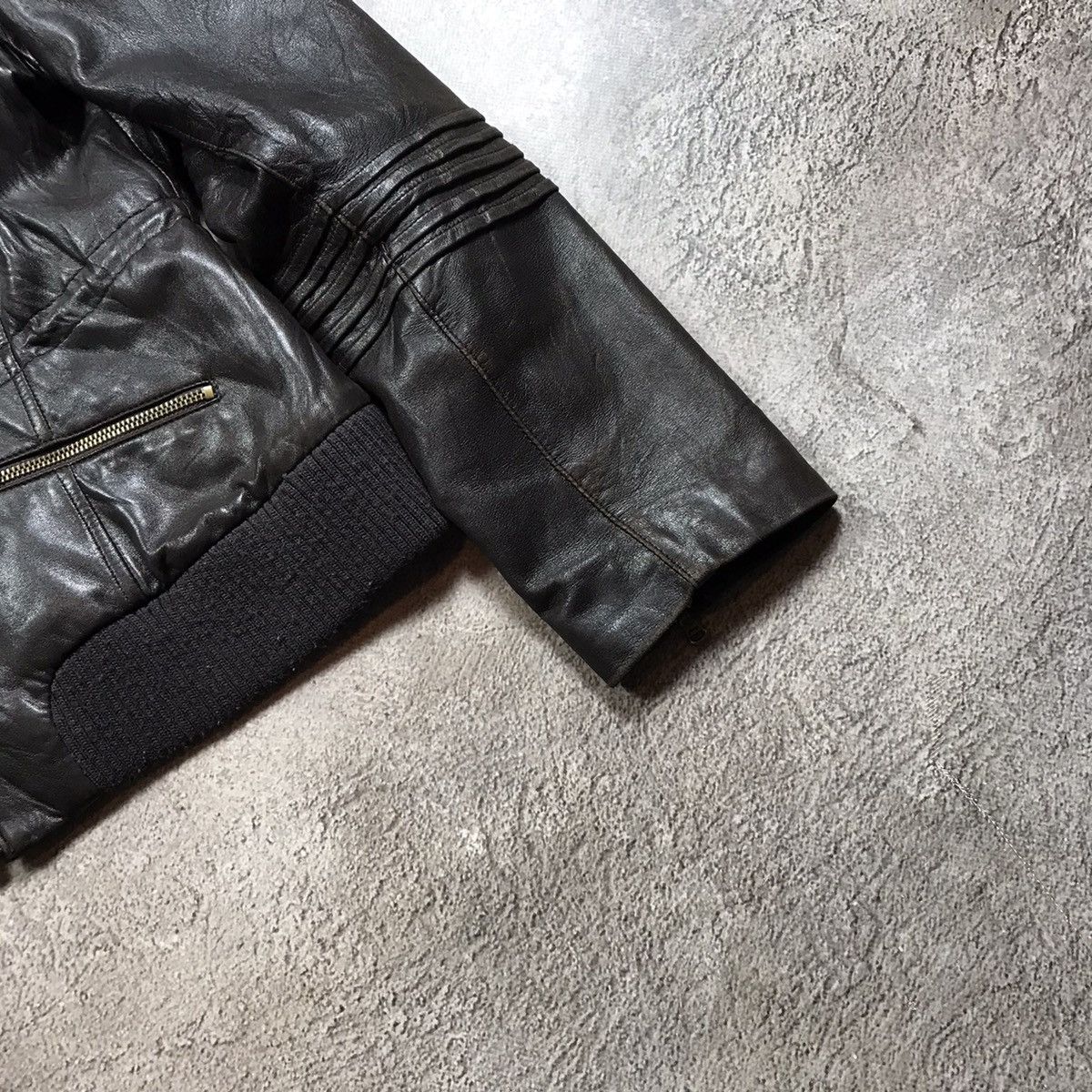 Vintage Vintage Guess Cropped Bomber Jacket Y2K Streetwear Black L Size L / US 10 / IT 46 - 5 Thumbnail