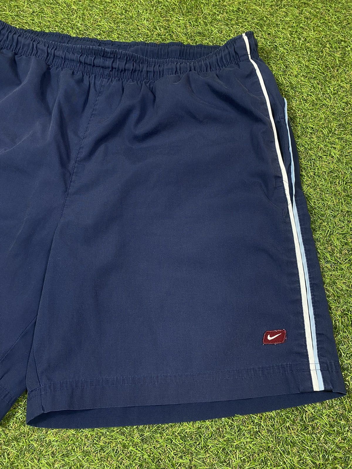 Nike Vintage Nike shorts streetwear swoosh casual y2k size L Size US 34 / EU 50 - 3 Thumbnail