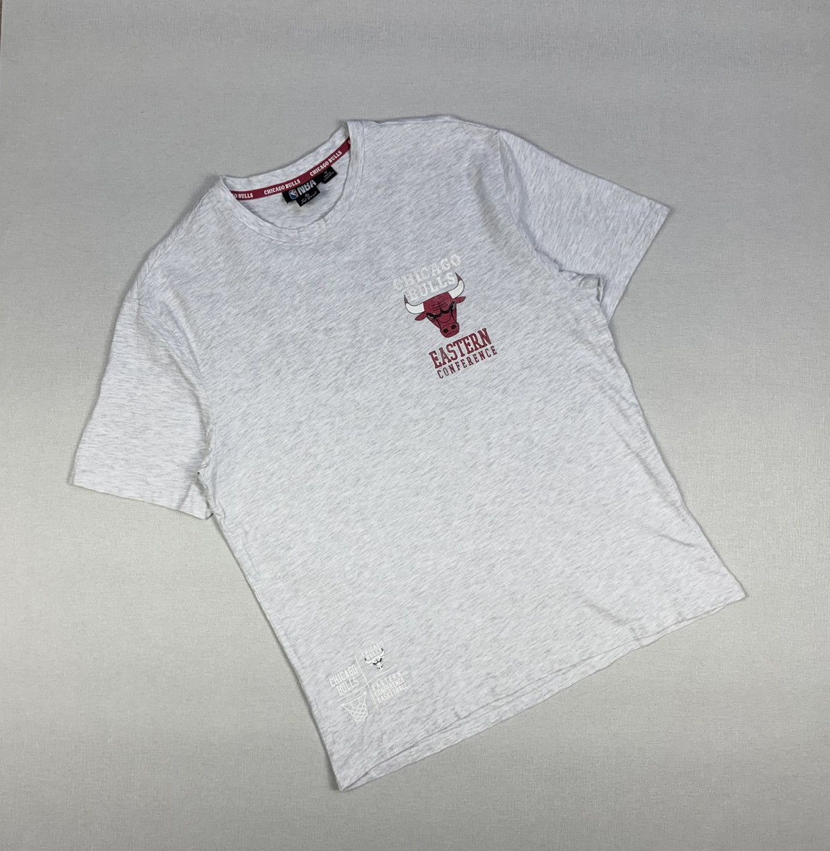 NBA × Vintage Men’s Vintage NBA Chicago Bulls T-Shirt size M Size US M / EU 48-50 / 2 - 2 Thumbnail