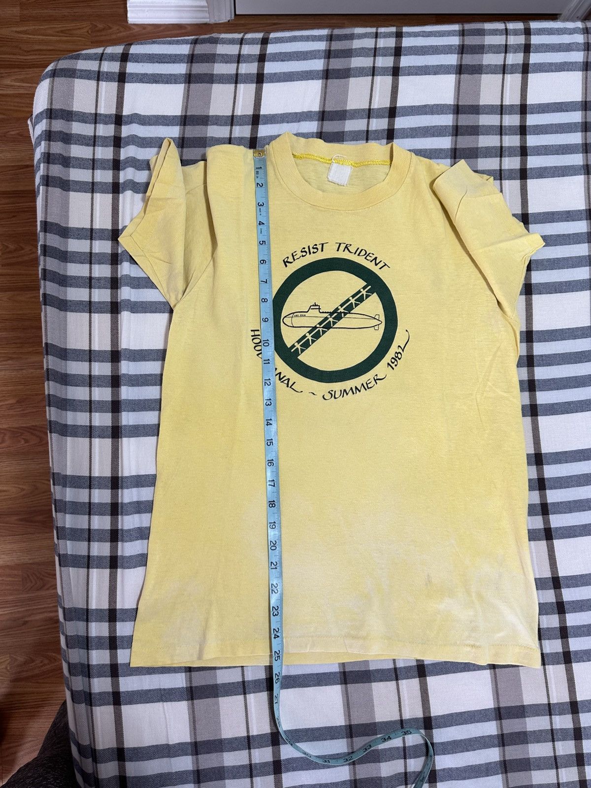 Vintage Vintage 1982 Resist Trident Nuclear Submarine T Shirt Size US L / EU 52-54 / 3 - 4 Thumbnail
