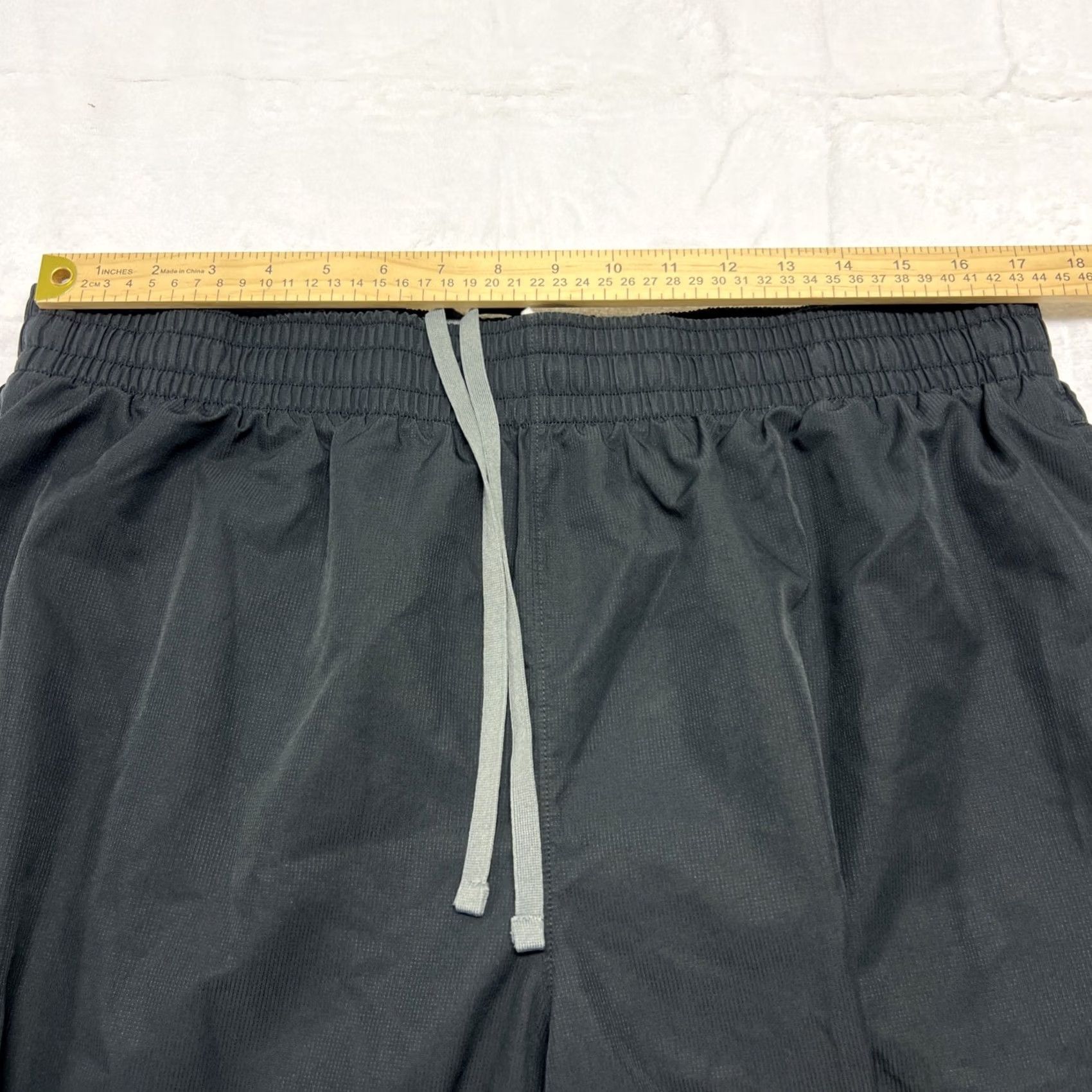 Under Armour Under Armour Mens Athletic Pants Black 36x30 Drawstring Training Track Pants L Mens Size US 33 - 3 Thumbnail