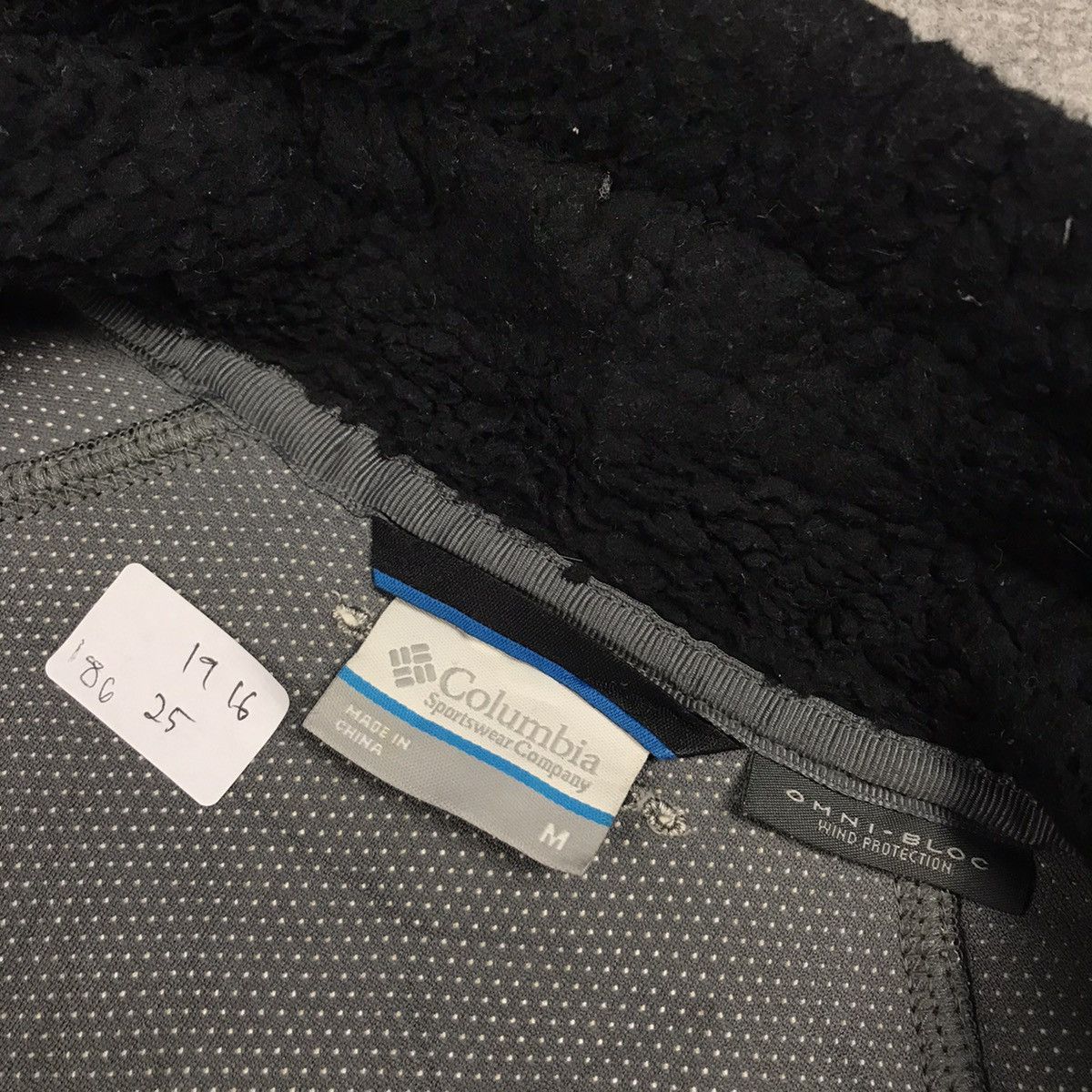 Columbia Colombia black vest Size US M / EU 48-50 / 2 - 10 Thumbnail
