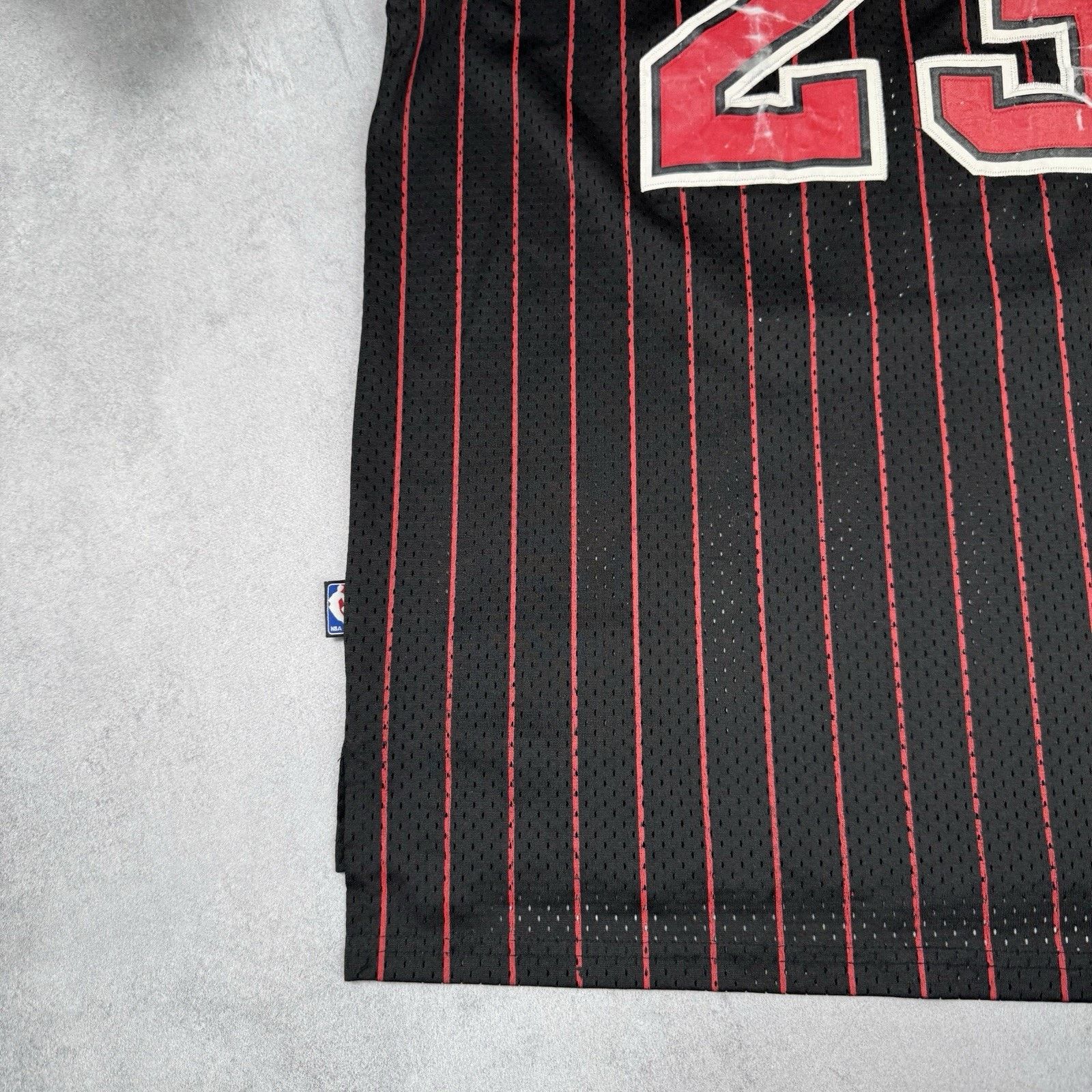 Nike Vintage Nike Chicago Bulls Jersey Air Jordan Men Size L Size US L / EU 52-54 / 3 - 20 Thumbnail