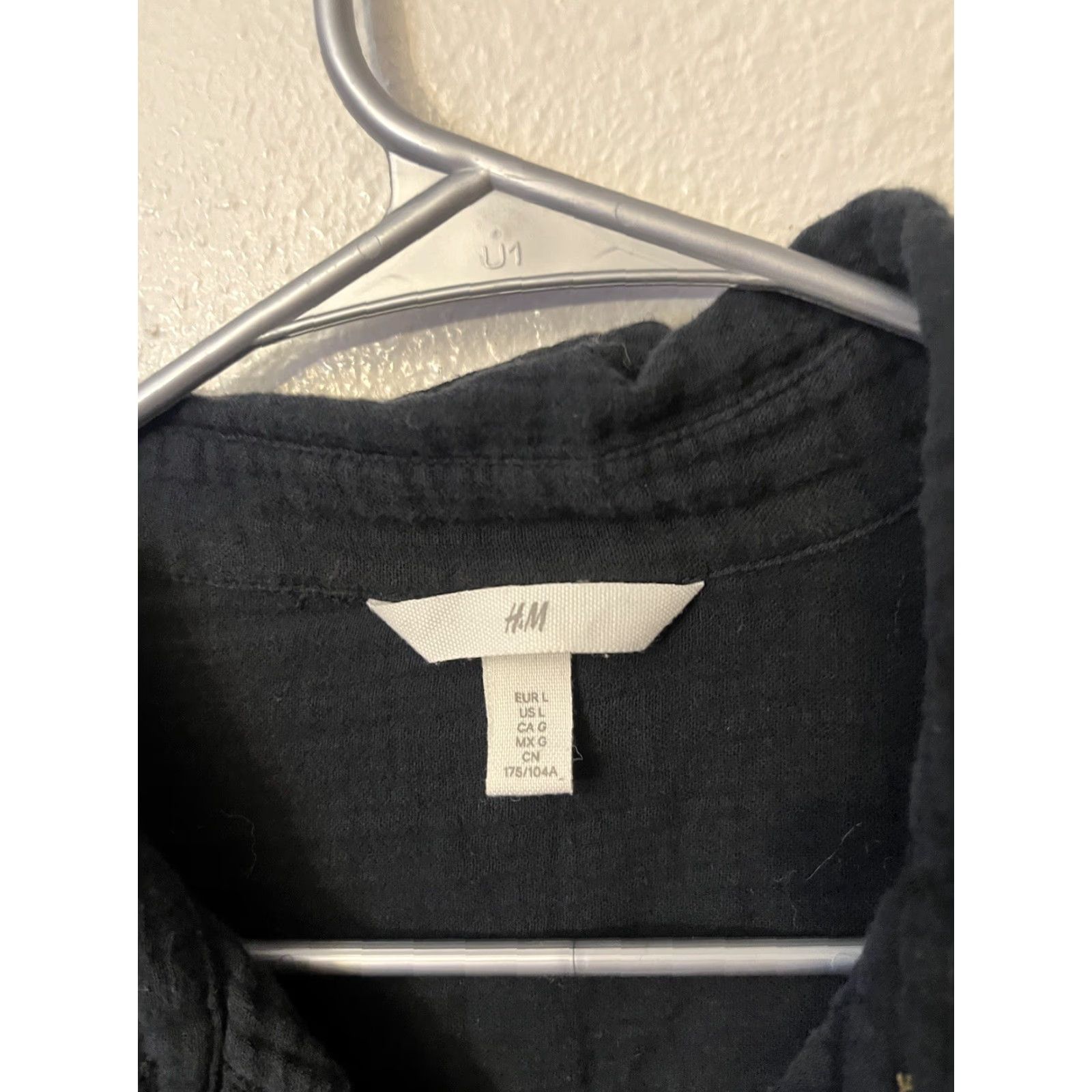 H&M H&M Shirt Button-Up Black Long Sleeve Women’s Large Size L Button Down Blouse Regular Fit Women Material: Cotton Blend, Polyester (Solid) Size L / US 10 / IT 46 - 3 Thumbnail